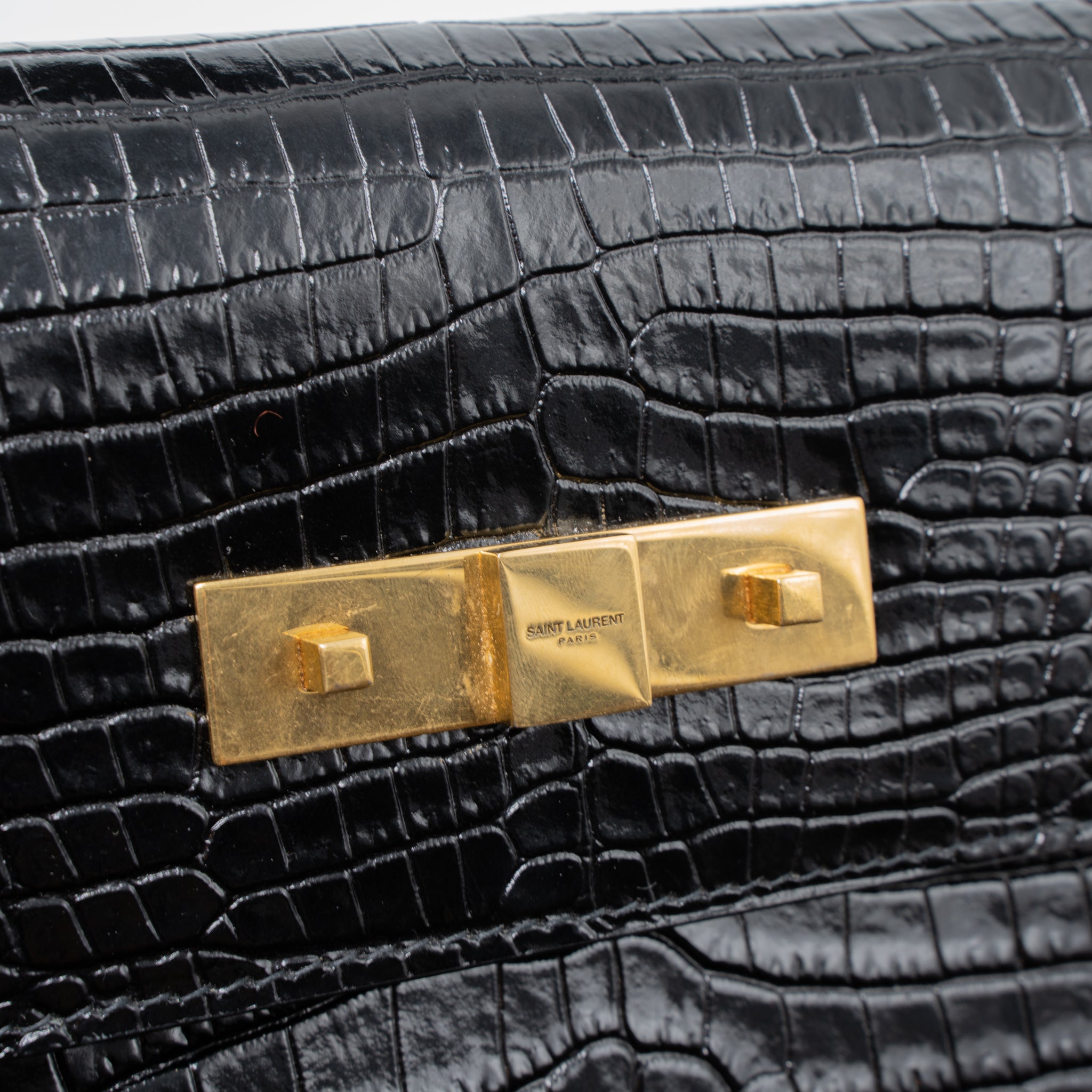 saint-laurent-manhattan-shoulder-bag-crocodile-embossed-black-ghw