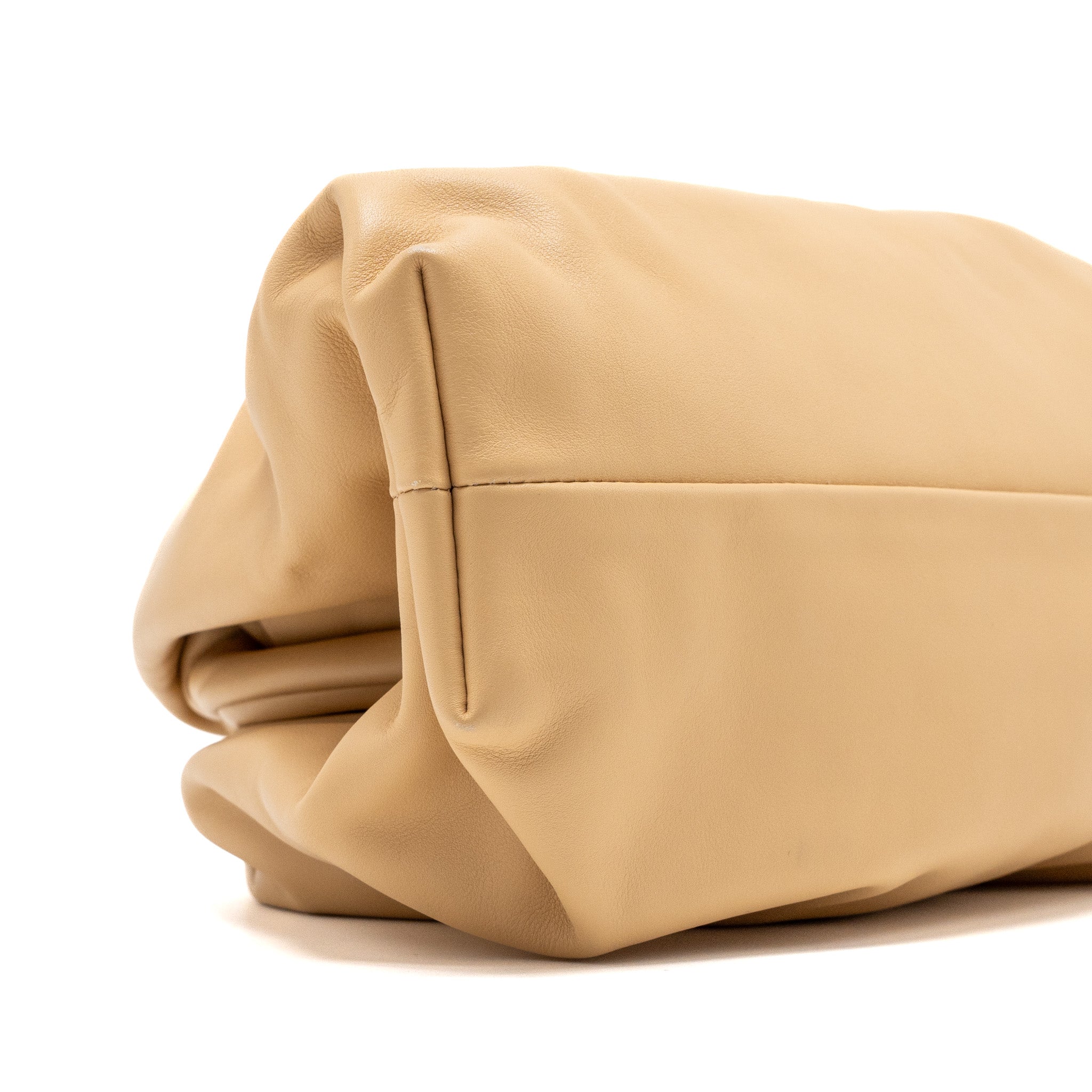 bottega-veneta-the-pouch-large-leather-clutch-beige