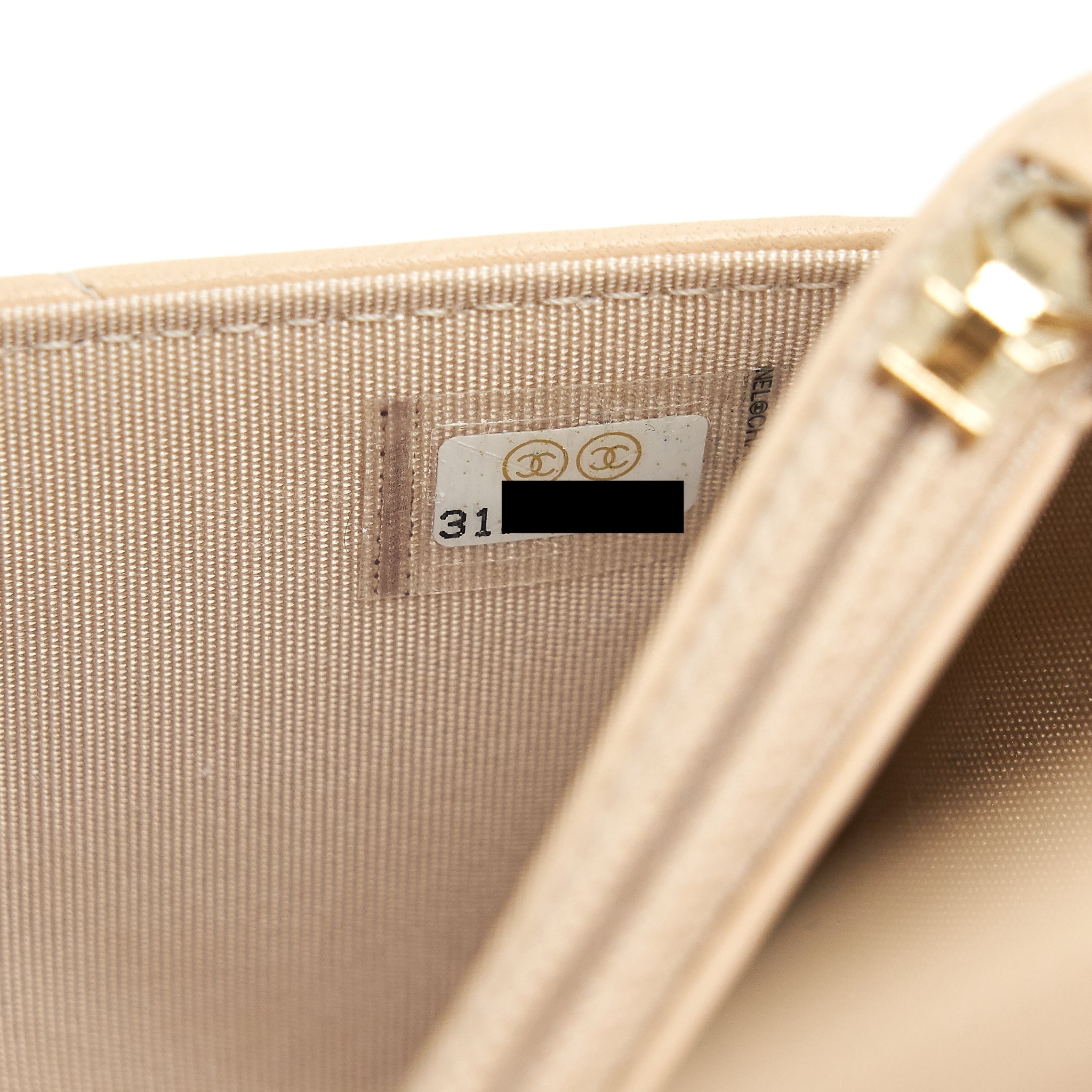 chanel-19-wallet-on-chain-beige-ghw