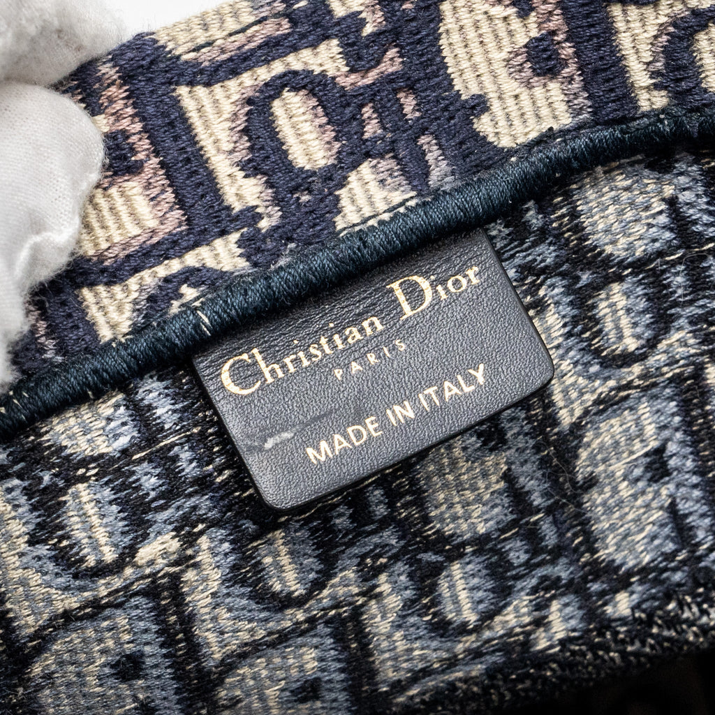 dior-medium-book-tote-dior-oblique-embroidery-blue