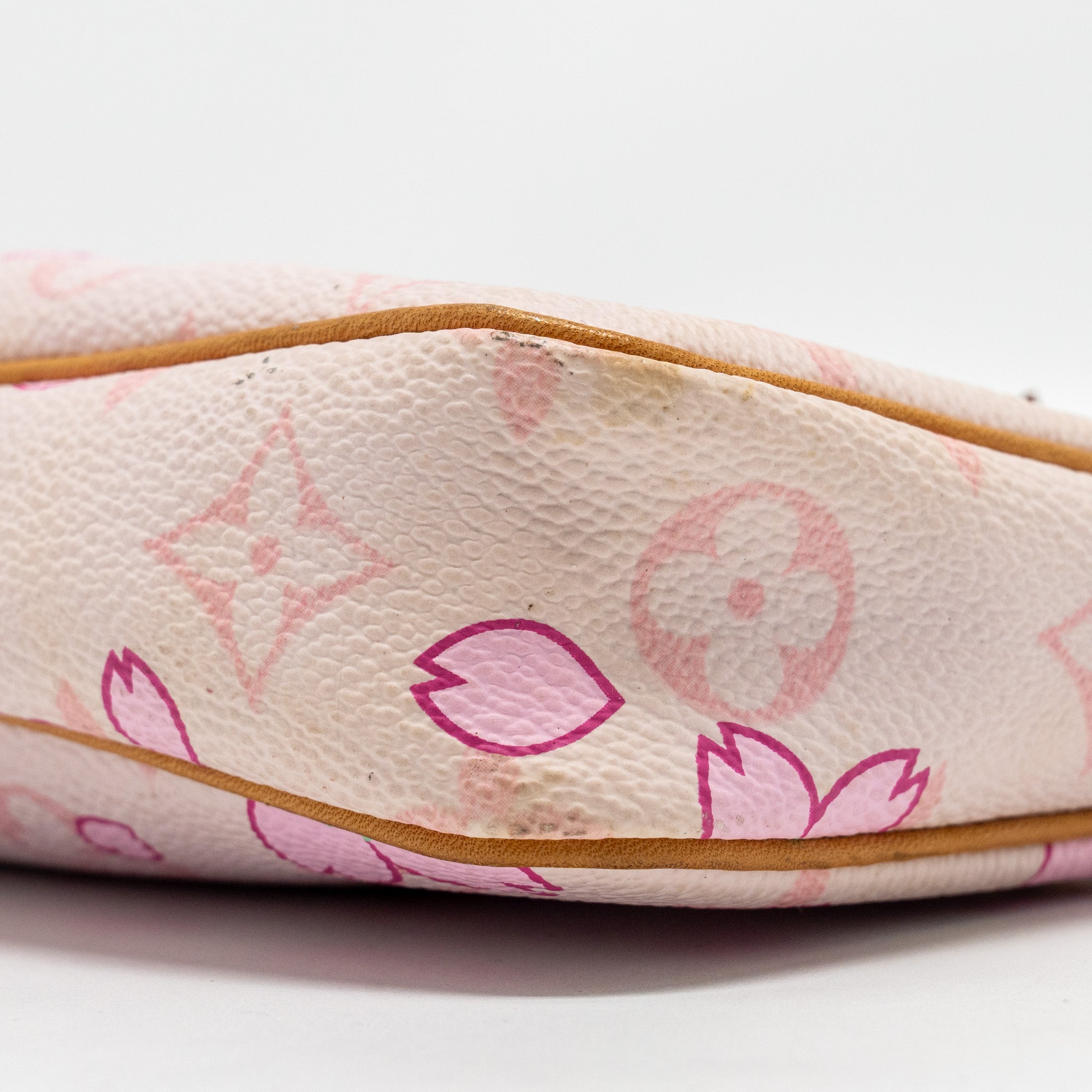 louis-vuitton-pochette-accessories-murakami-cherry-blossom
