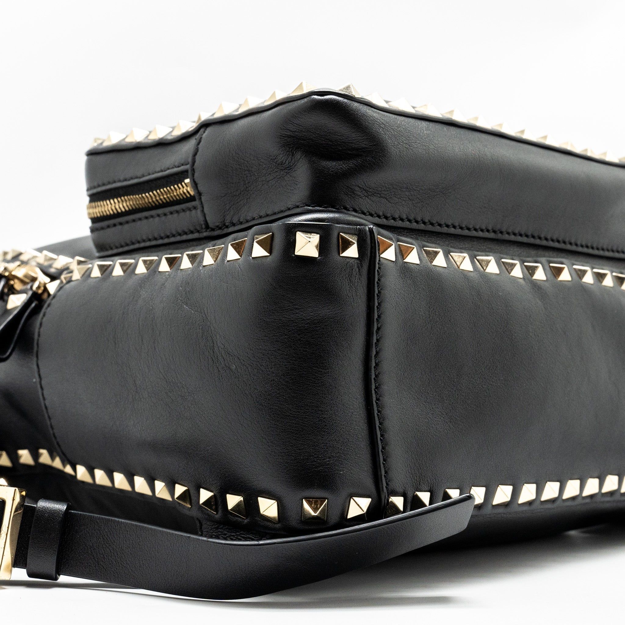 valentino-rockstud-backpack-leather-black-ghw