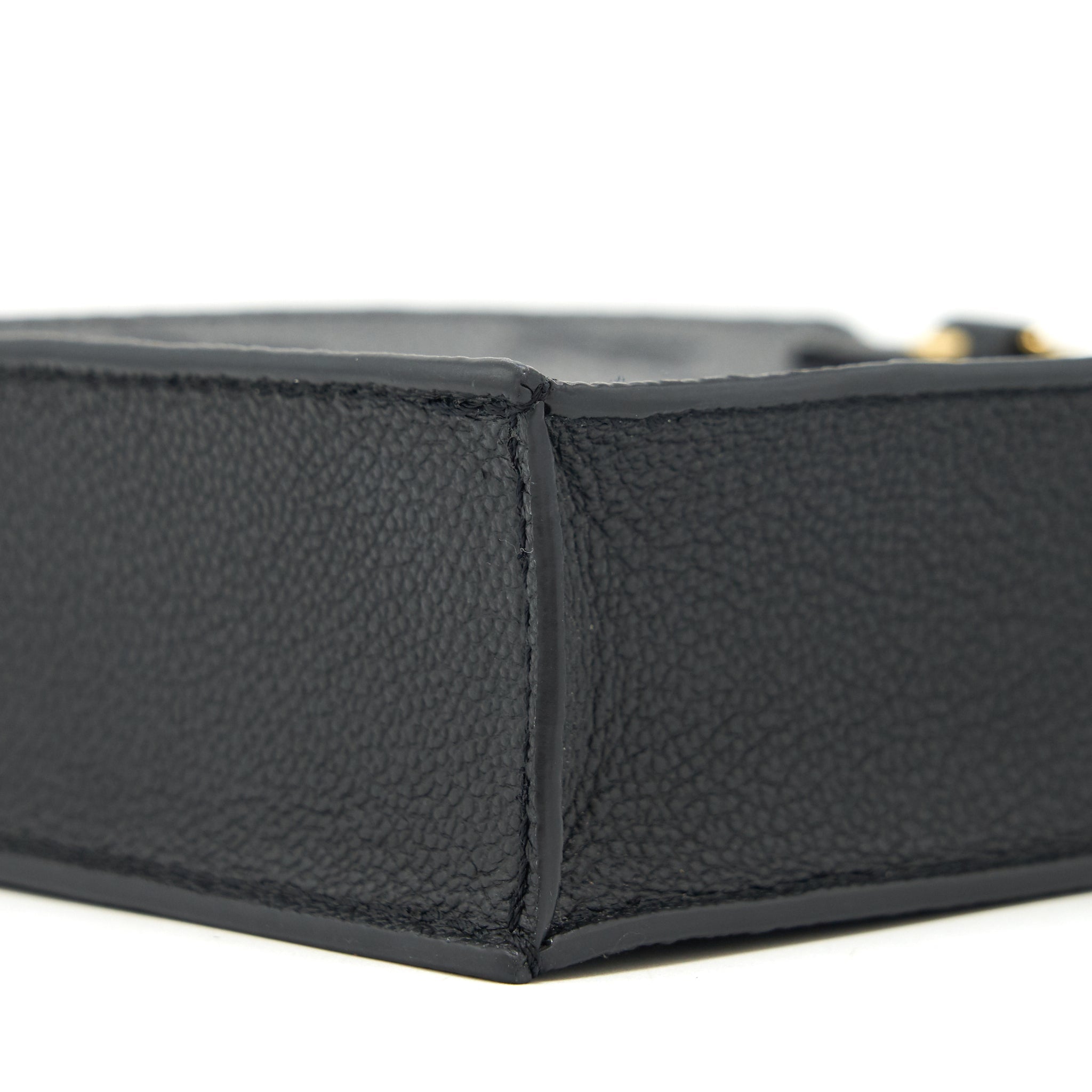 louis-vuitton-petit-sac-plat-monogram-empreinte-black
