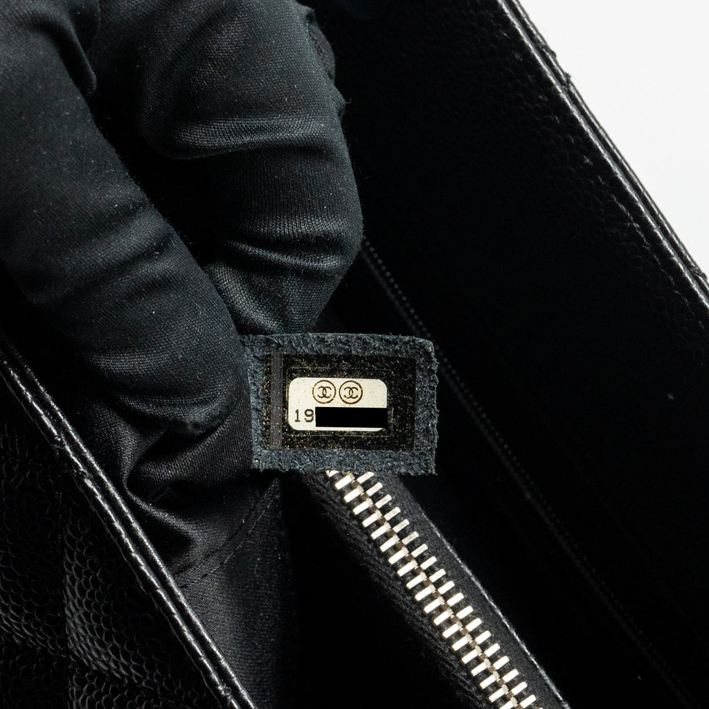 chanel-grand-shopping-tote-caviar-black-shw-2
