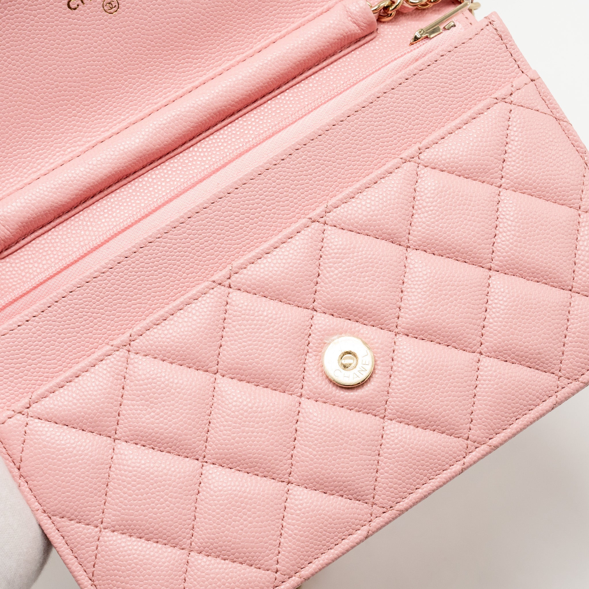 chanel-classic-wallet-on-chain-caviar-pink-lghw-microchip