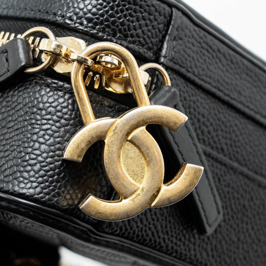 chanel-filigree-vanity-case-caviar-black-ghw-1
