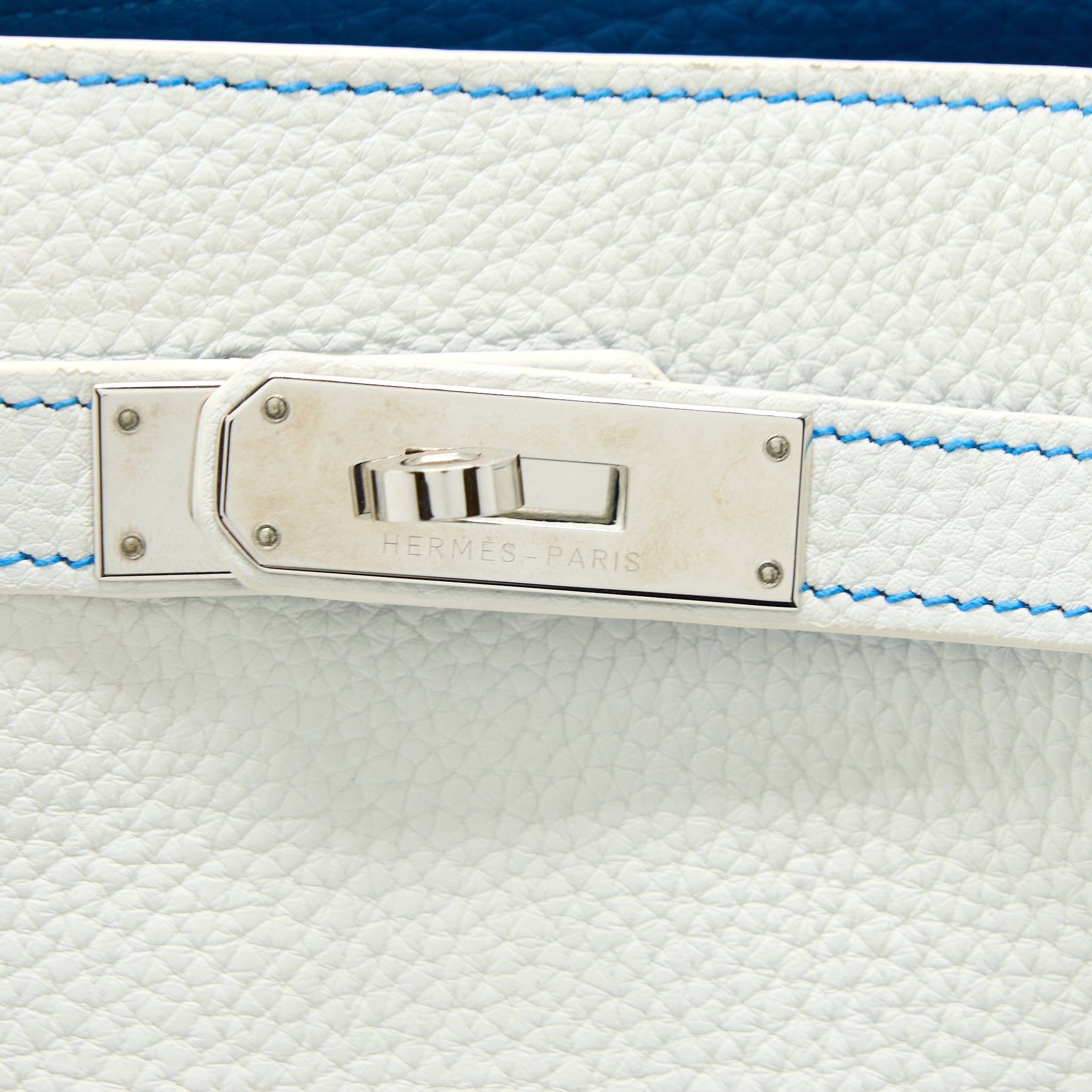 hermes-so-kelly-26-blanc-blue-shw-stamp-square-o