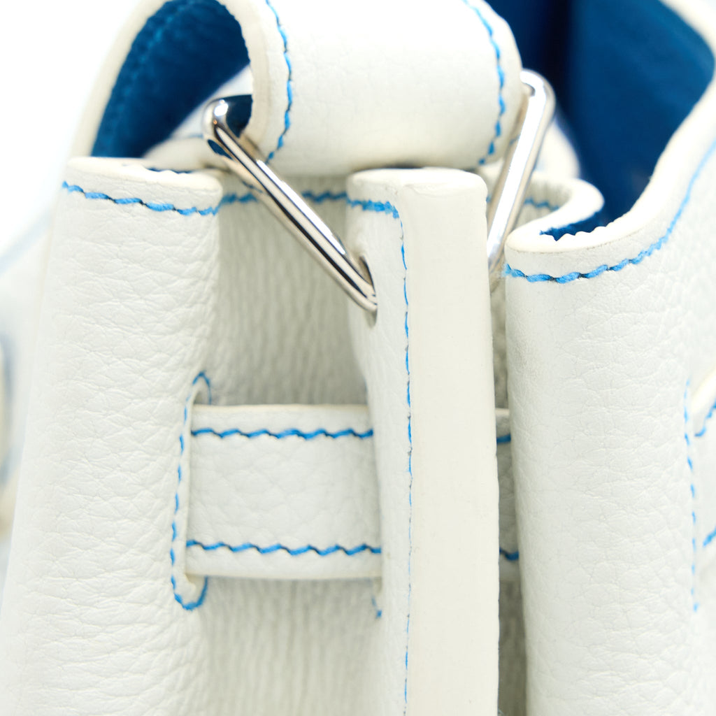 hermes-so-kelly-26-blanc-blue-shw-stamp-square-o