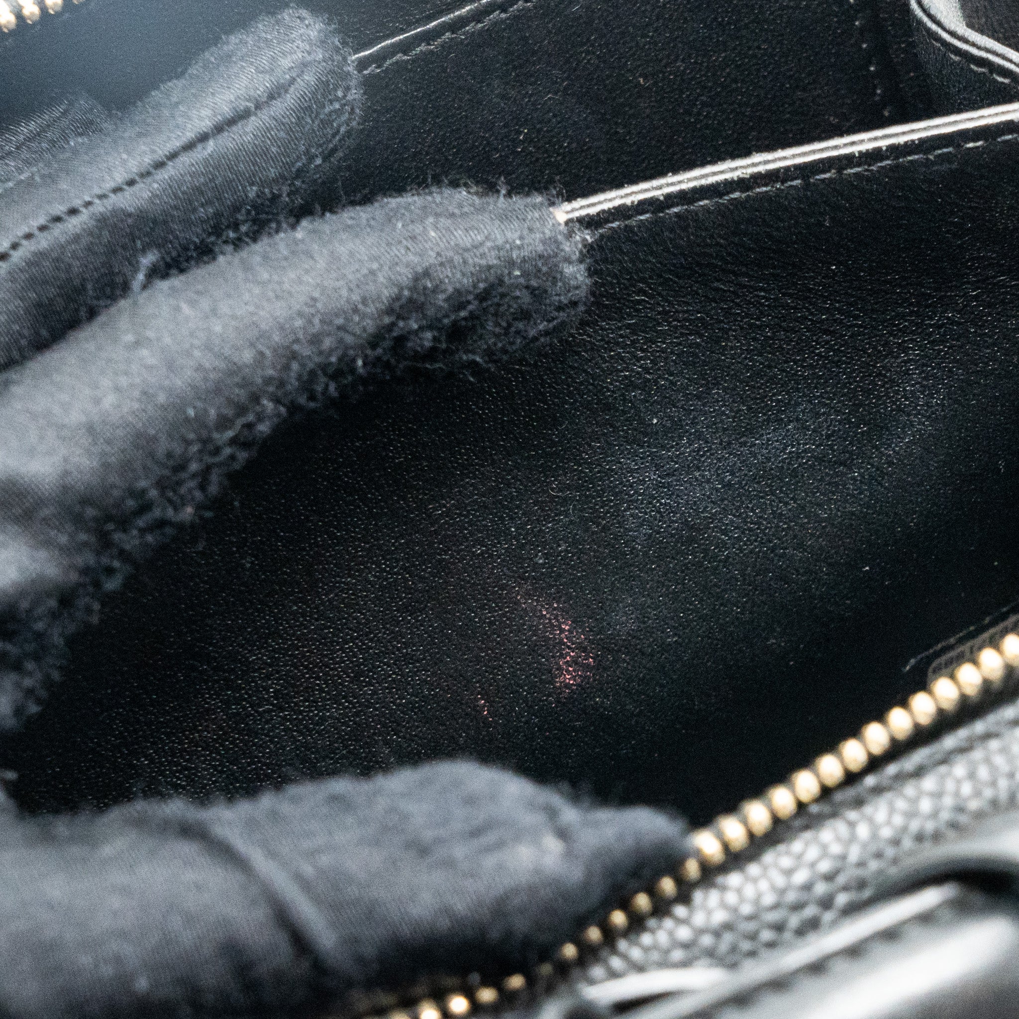 chanel-filigree-vanity-case-caviar-black-ghw-1