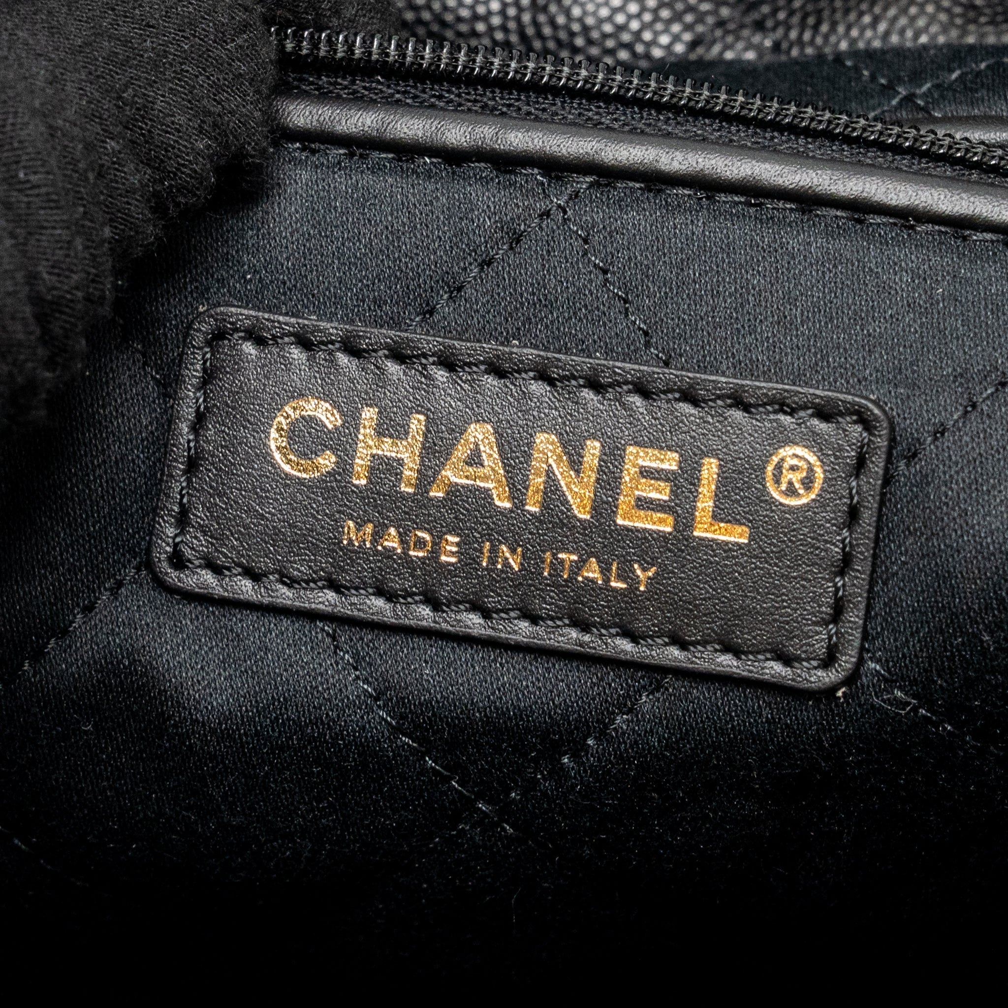 chanel-medium-22-bag-caviar-black-ghw-microchip