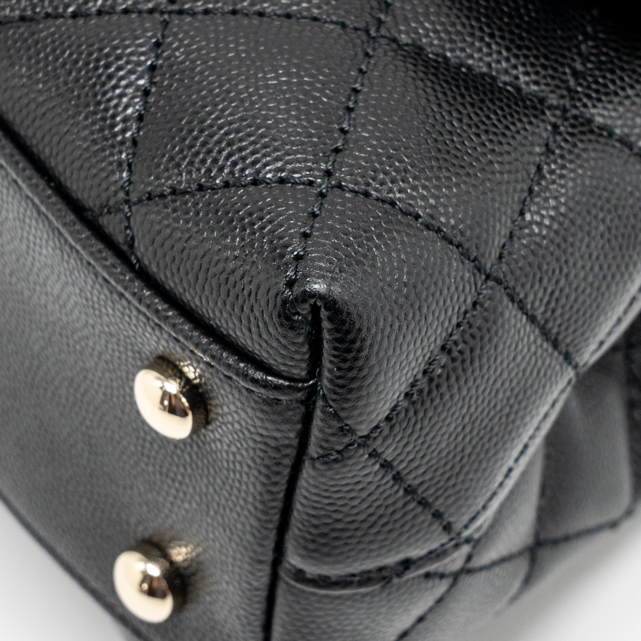 chanel-small-coco-handle-caviar-black-lghw-microchip-18