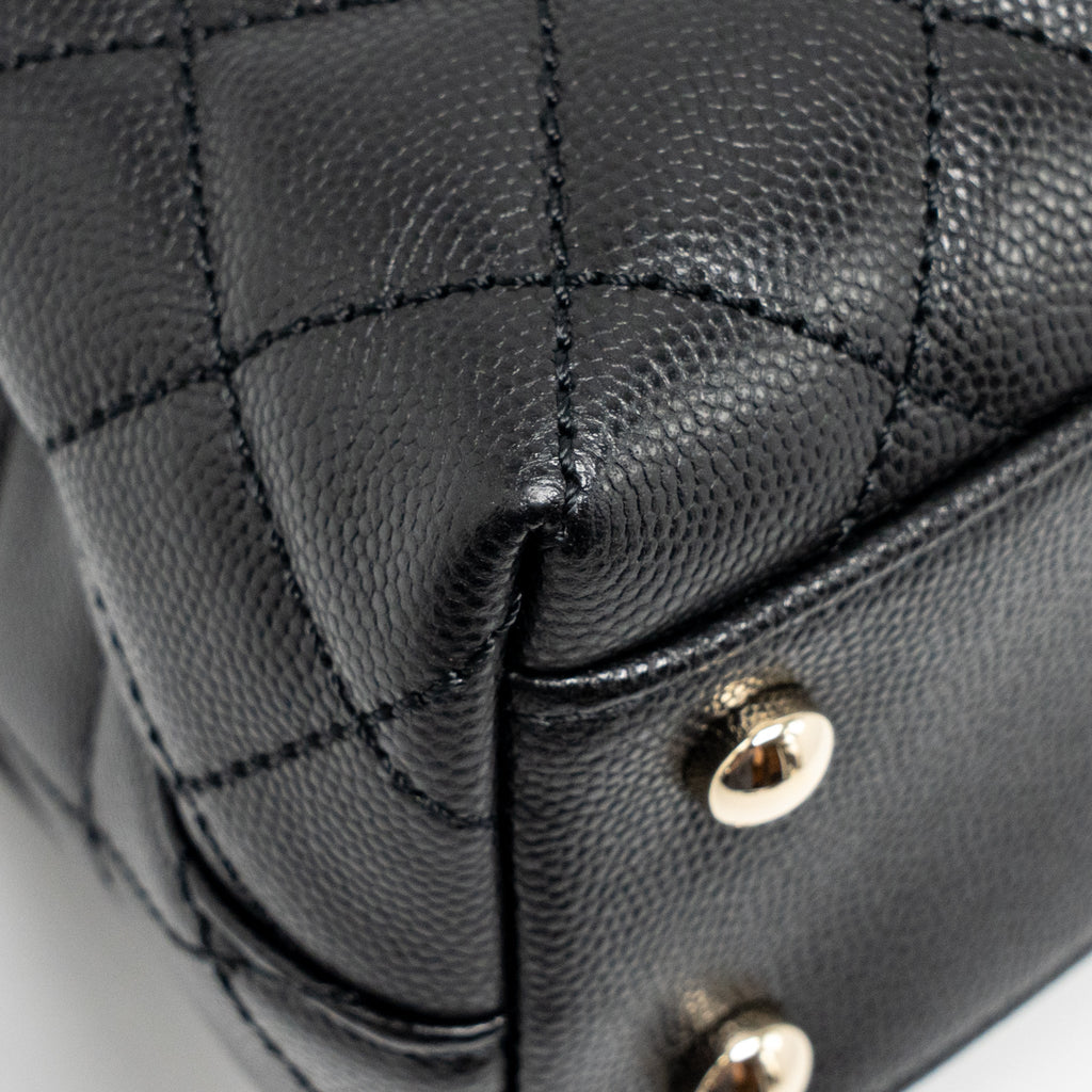 chanel-small-coco-handle-caviar-black-lghw-microchip-18