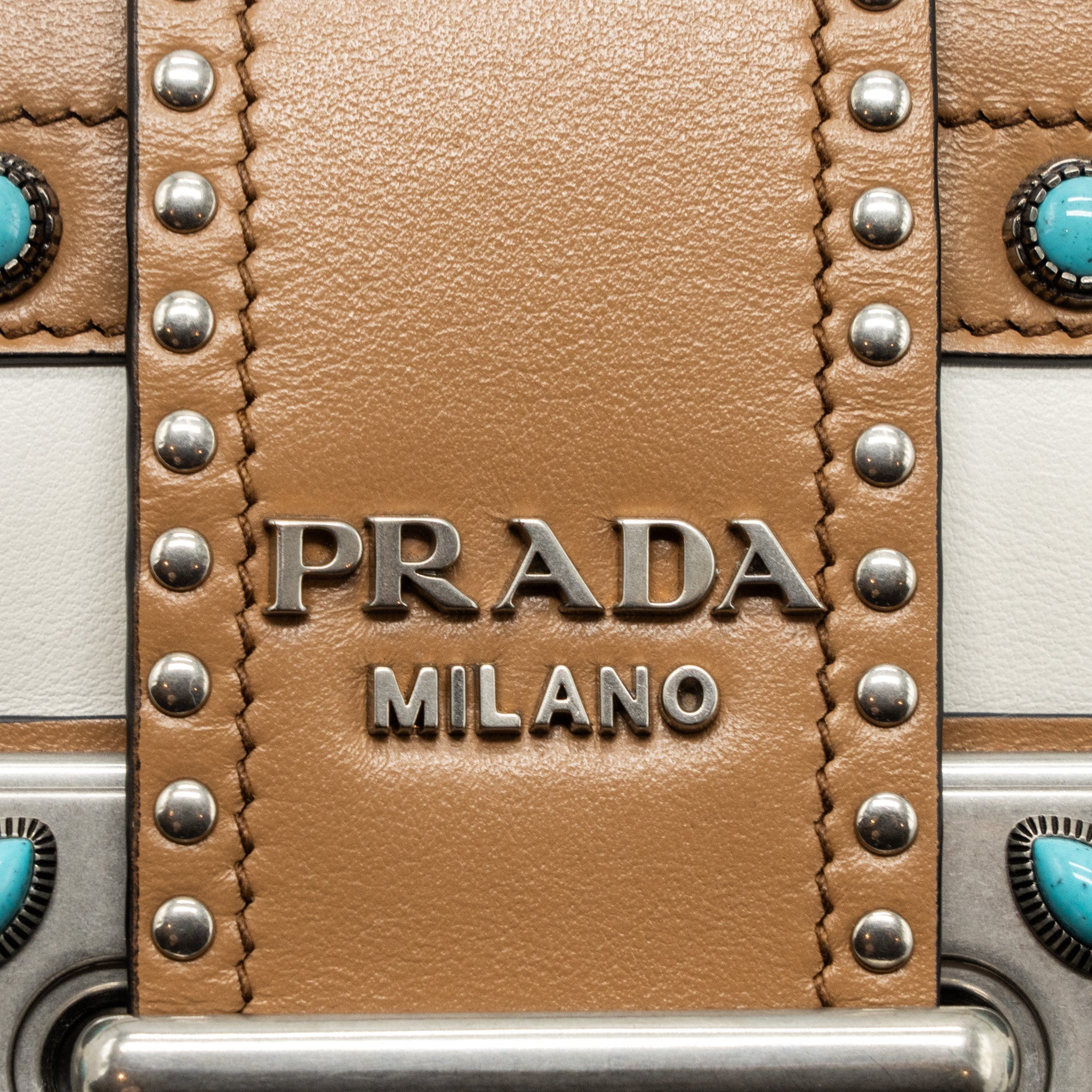 prada-cahier-embellished-two-tone-leather-shoulder-bag-white-caramel-shw