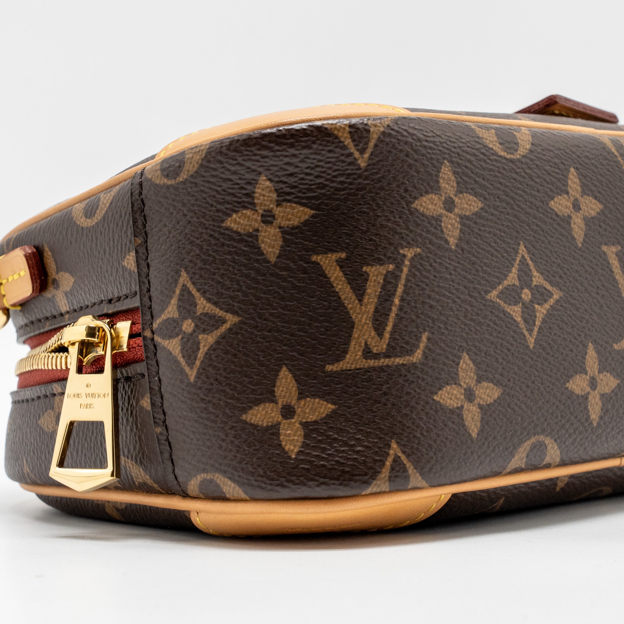 louis-vuitton-mini-deauville-shoulder-bag-monogram-canvas-ghw-2