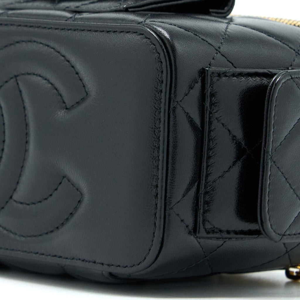 chanel-22k-top-handle-pocket-long-vanity-with-chain-black-ghw-1