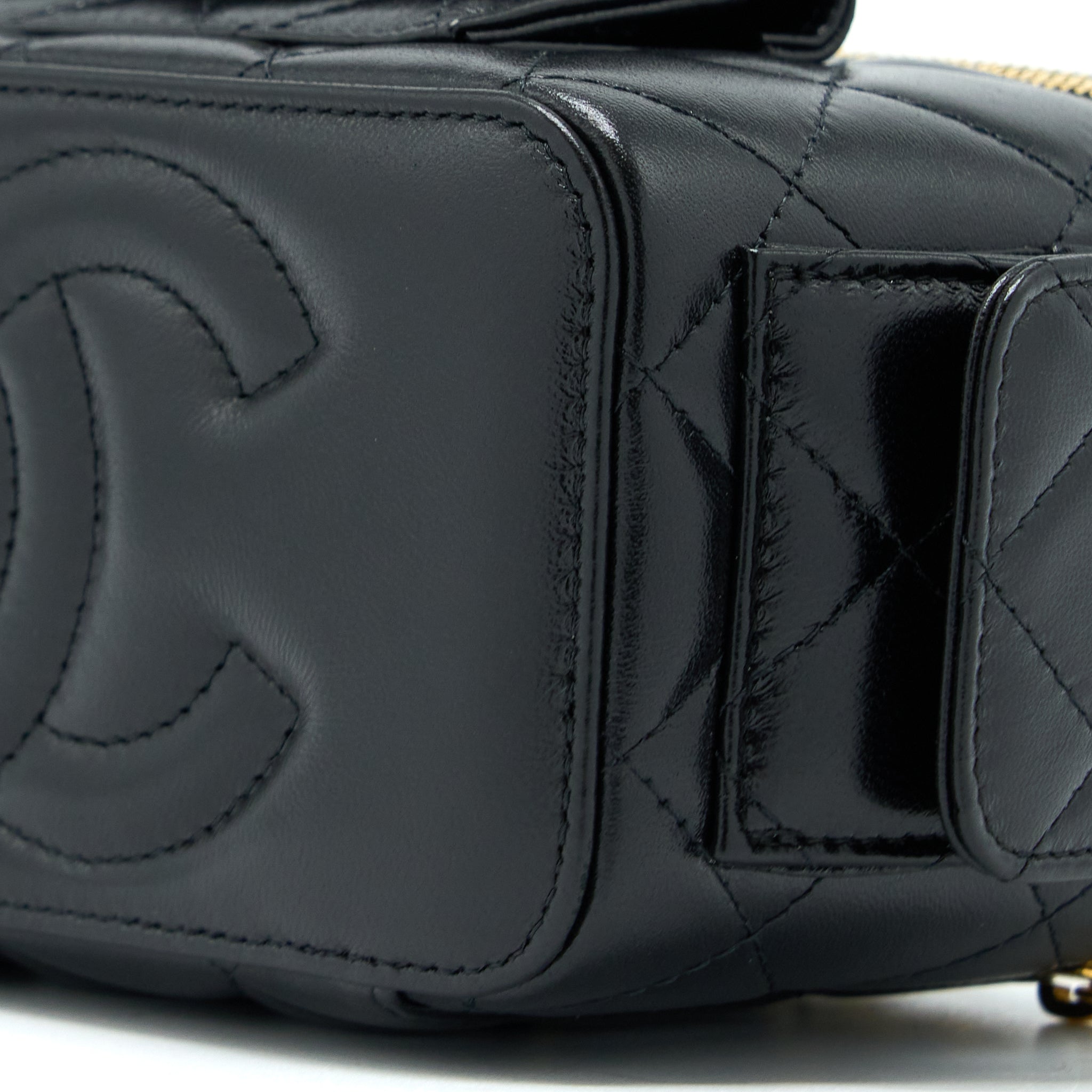 chanel-22k-top-handle-pocket-long-vanity-with-chain-black-ghw-1