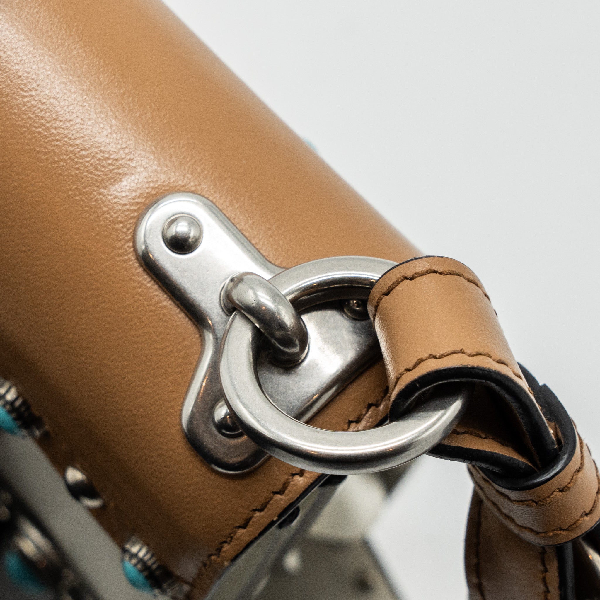 prada-cahier-embellished-two-tone-leather-shoulder-bag-white-caramel-shw
