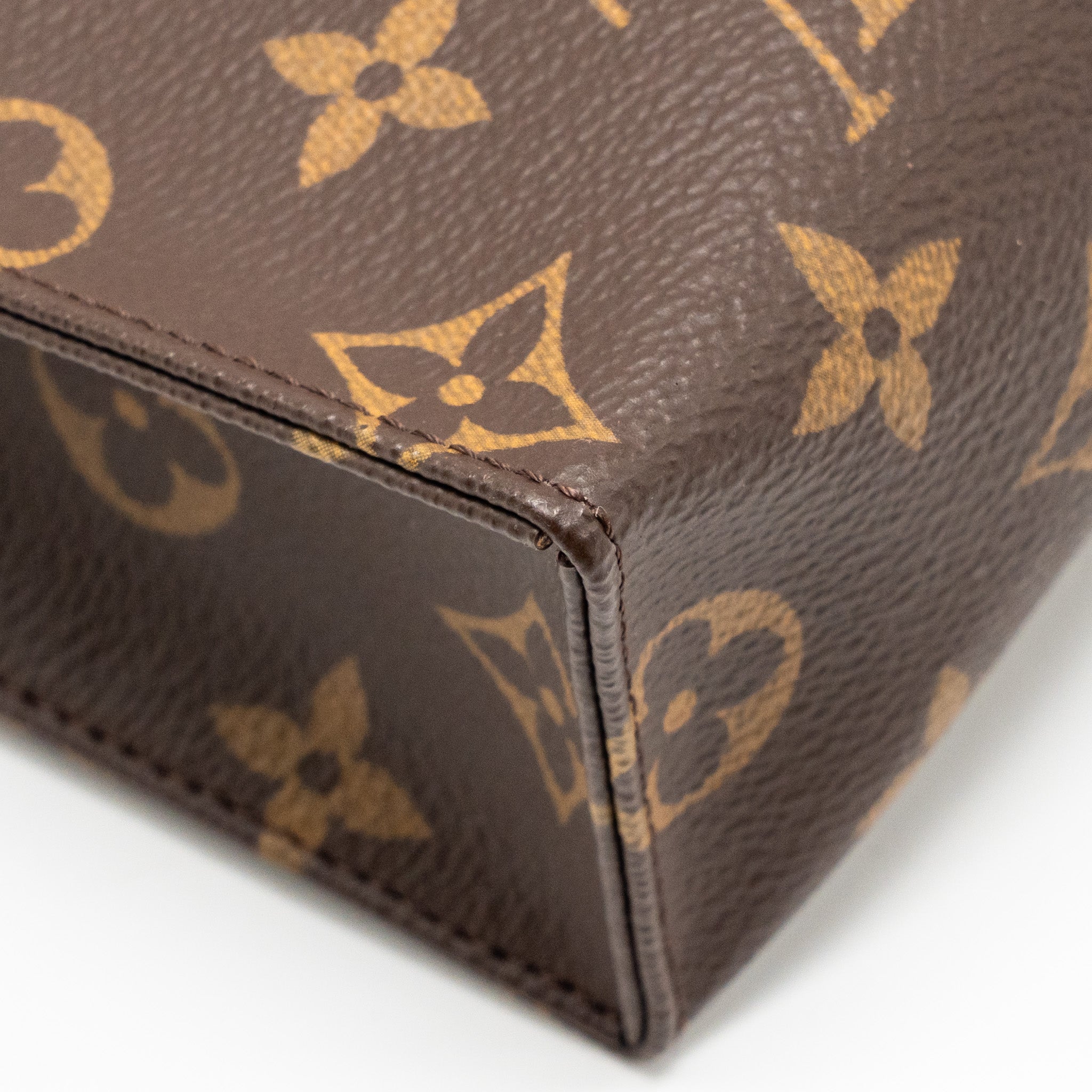 louis-vuitton-toiletry-pochette-26-monogram-canvas-ghw-14