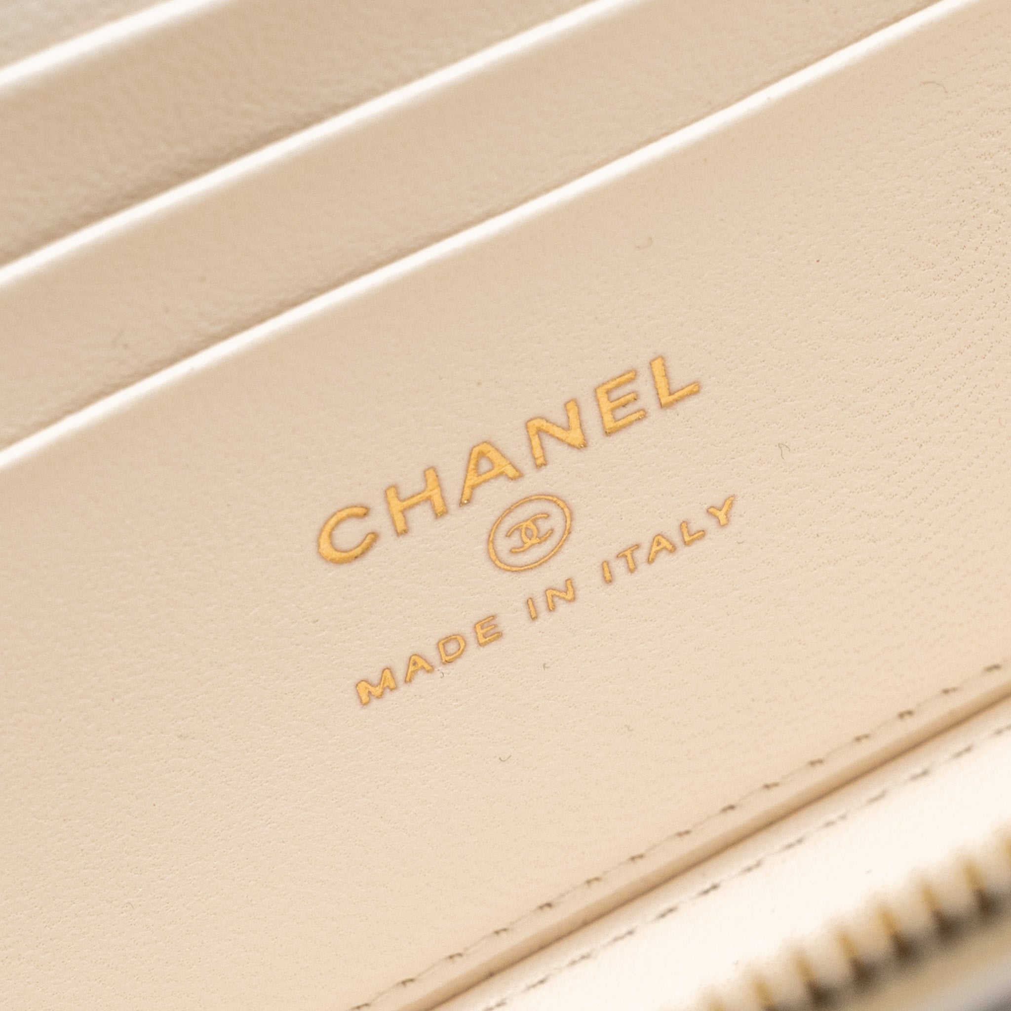 chanel-long-vanity-with-coco-letter-chain-lambskin-white-ghw-microchip