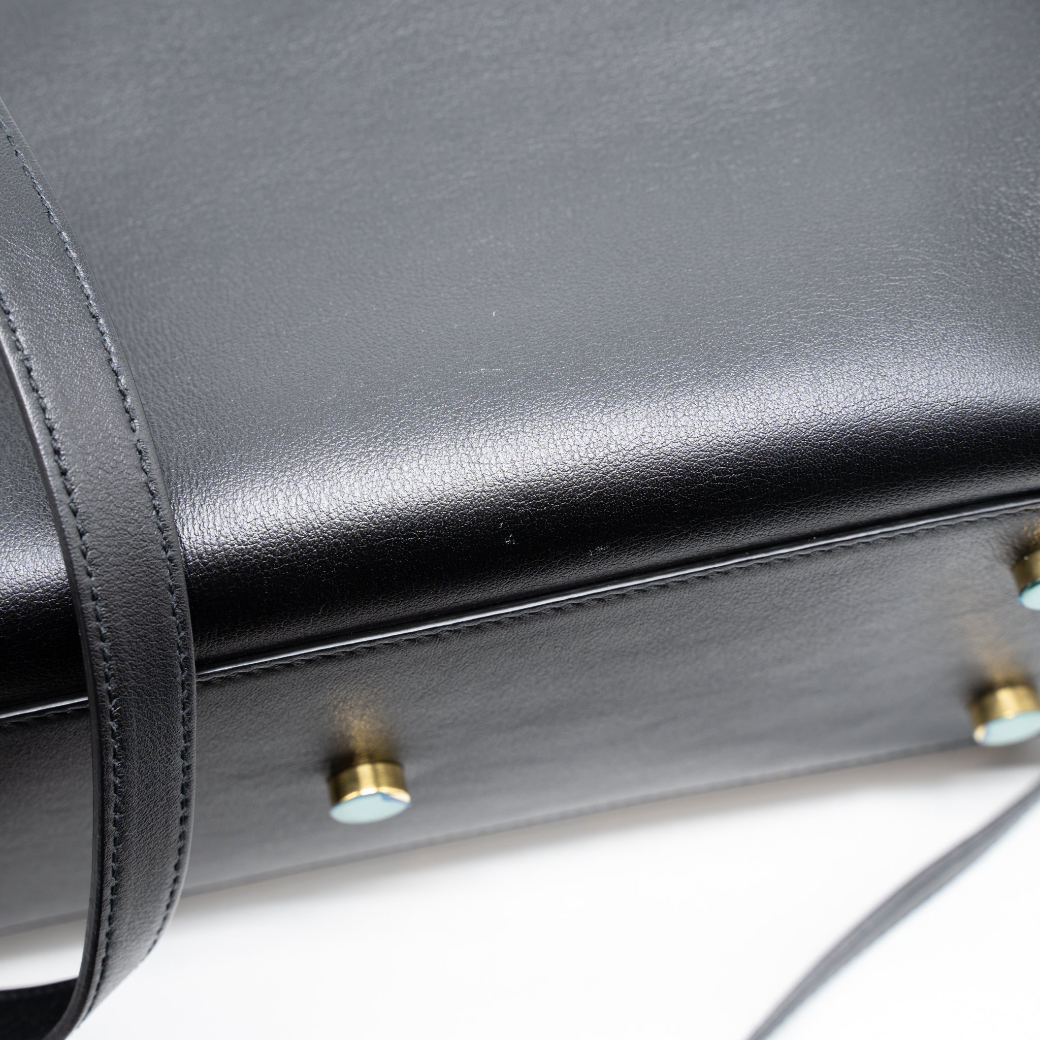 saint-laurent-cabas-tote-calfskin-black-ghw