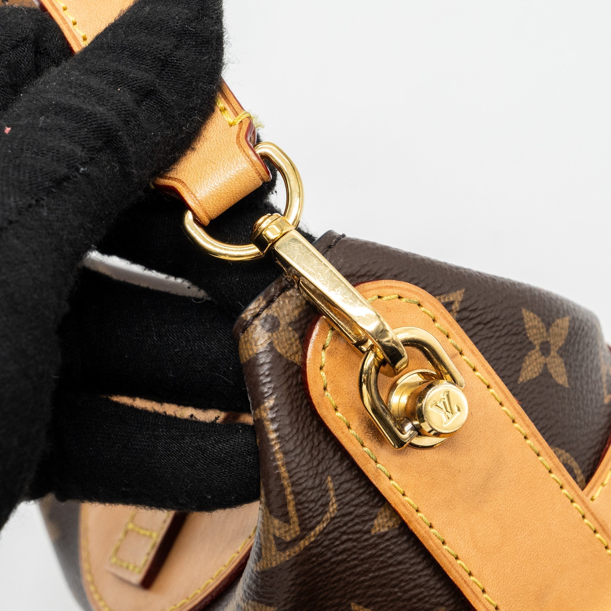 louis-vuitton-duffle-bag-monogram-canvas-ghwnew-version