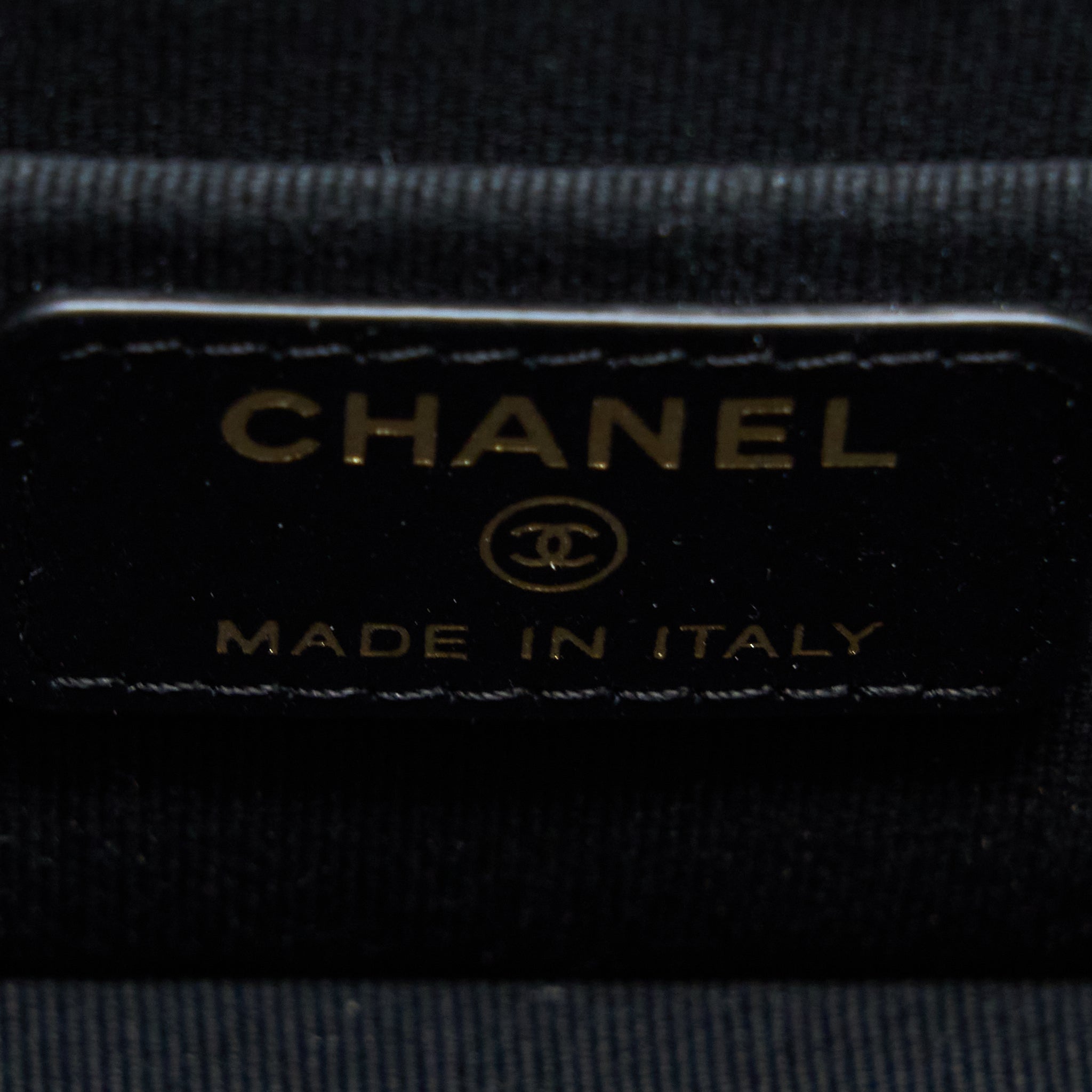 chanel-22k-top-handle-pocket-long-vanity-with-chain-black-ghw-1