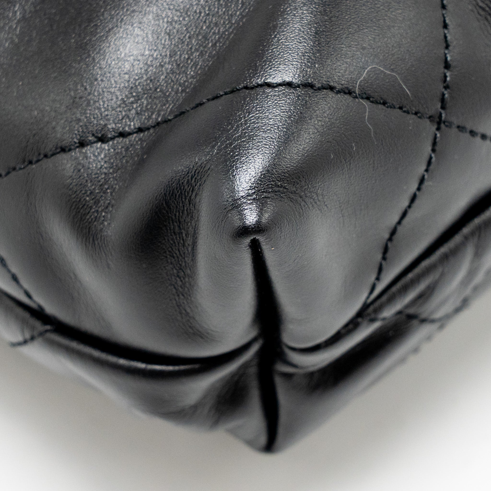 chanel-mini-22-bag-calfskin-black-ghw-microchip