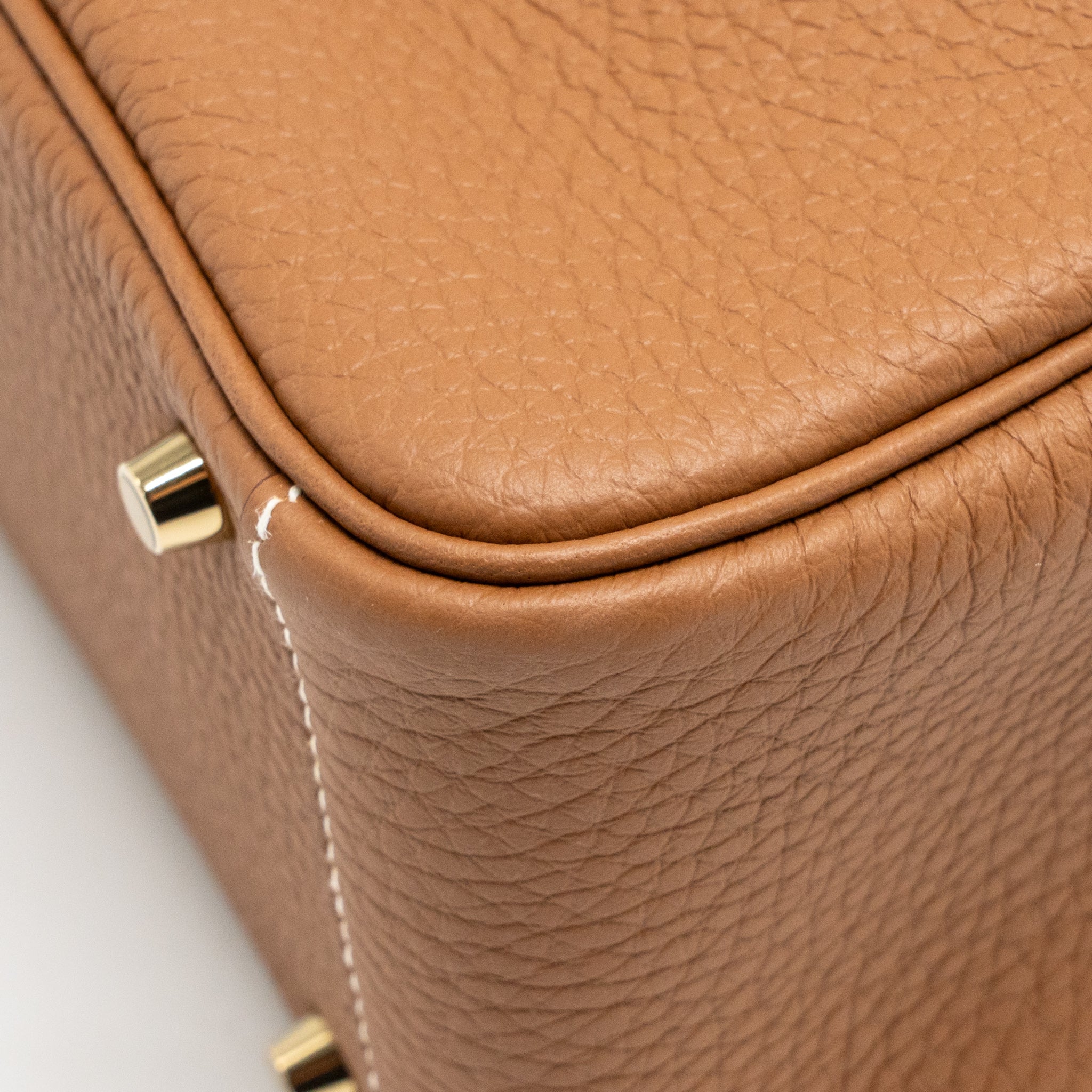 hermes-mini-lindy-ii-clemence-gold-ghw-stamp-k