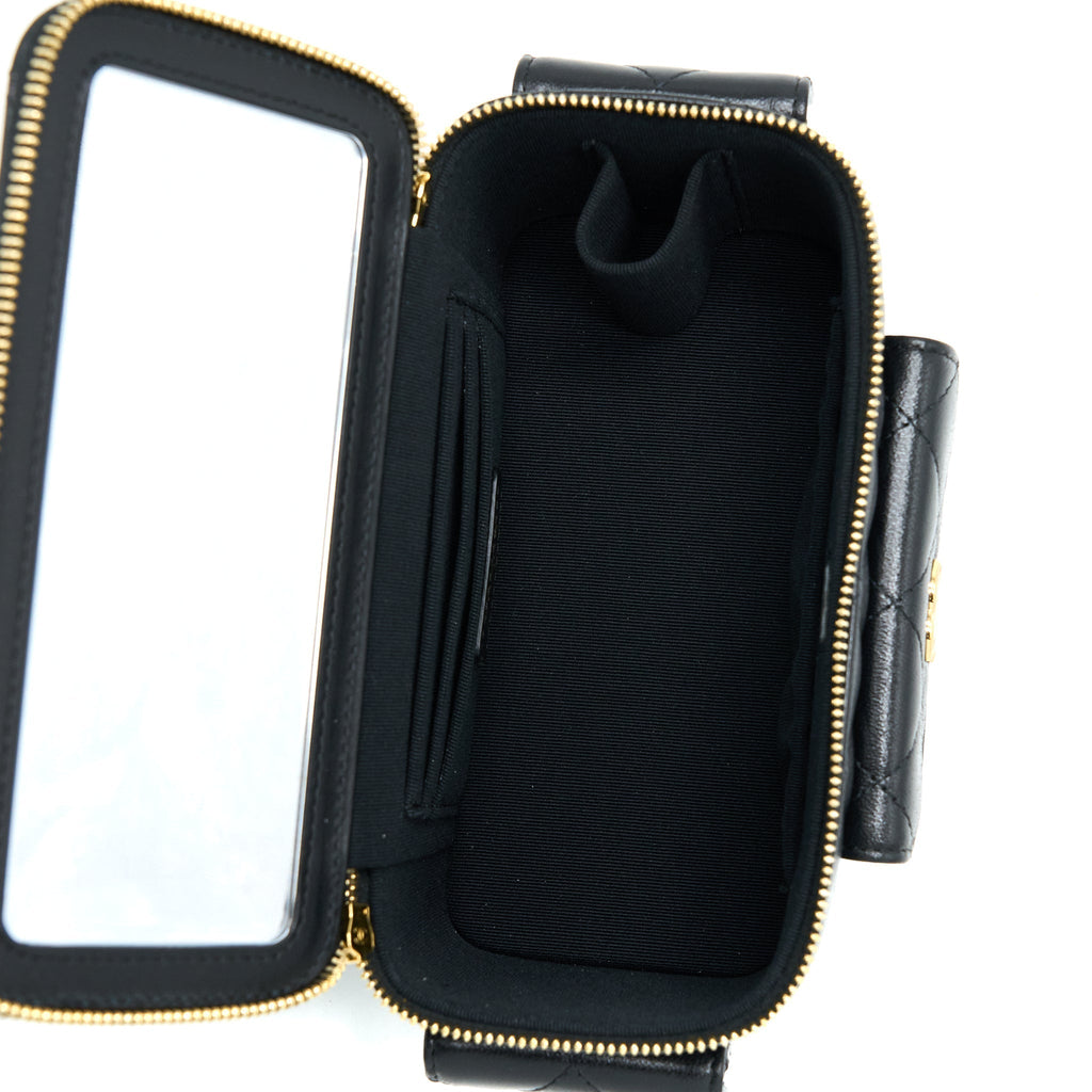 chanel-22k-top-handle-pocket-long-vanity-with-chain-black-ghw-1