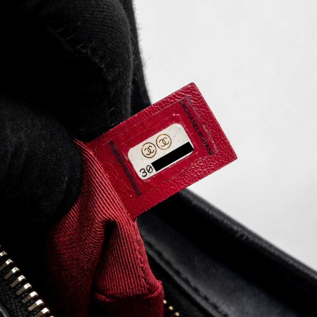 chanel-small-gabrielle-hobo-bag-calfskin-black-multicolour-hardware-2