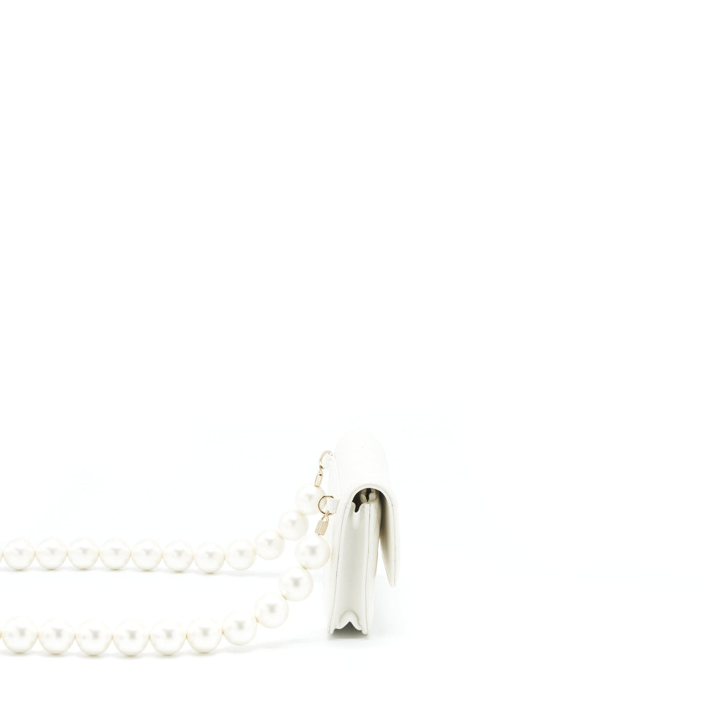 chanel-grant-pearl-crush-mini-crossbody-bag-lambskin-white-lghw