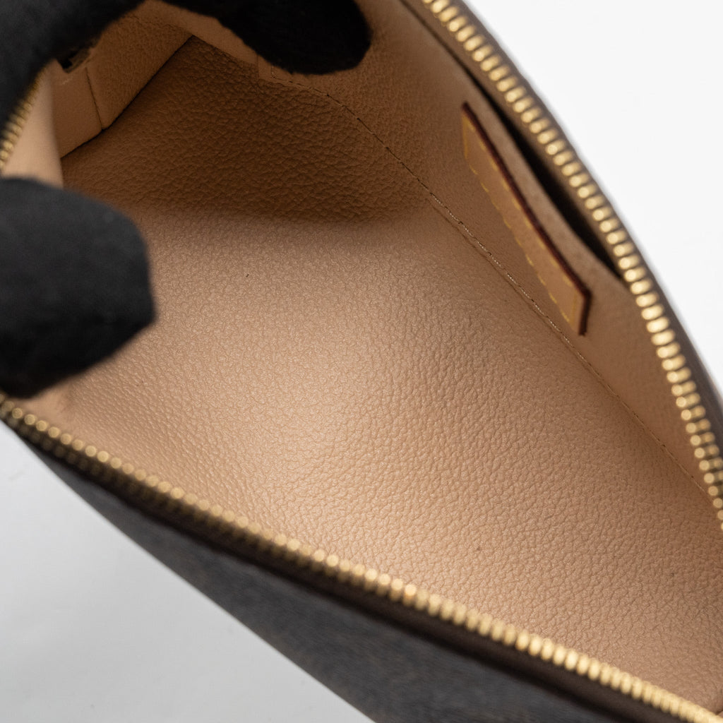 louis-vuitton-cosmetic-pouch-monogram-canvas-ghw