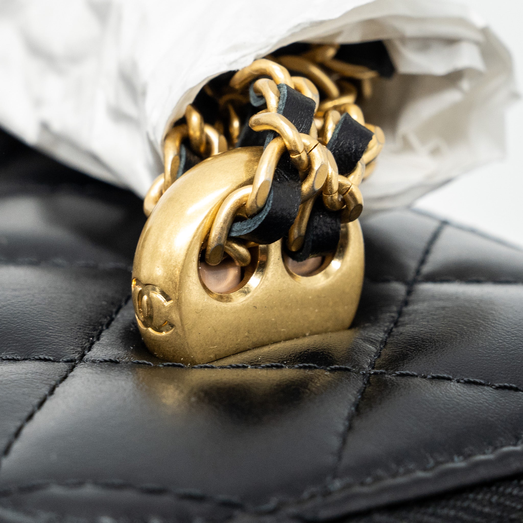 chanel-24c-gold-crush-long-vanity-case-lambskin-black-ghw-microchip