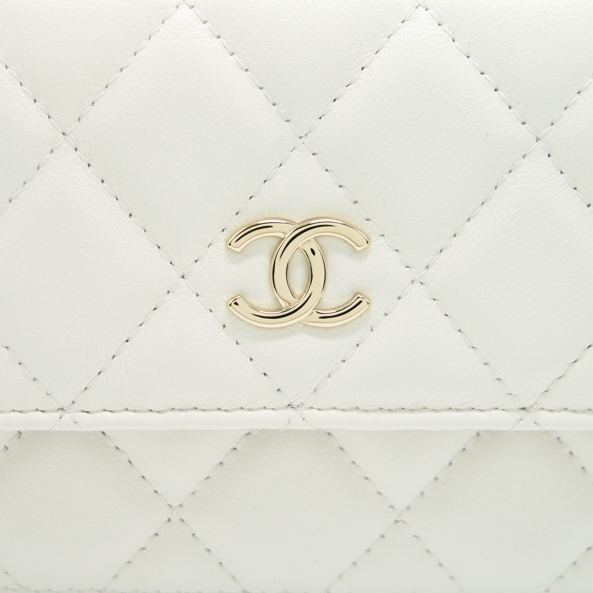 chanel-grant-pearl-crush-mini-crossbody-bag-lambskin-white-lghw