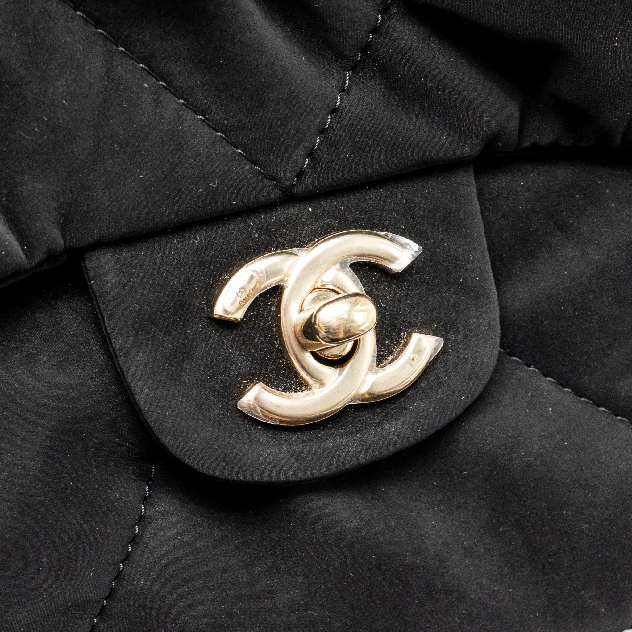 chanel-25n-ski-series-coconeige-shoulder-bag-nylon-black-lghw-microchip