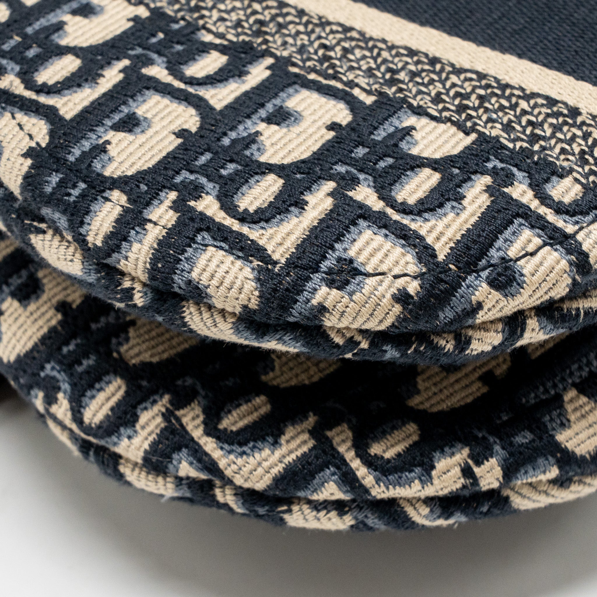 dior-medium-saddle-bag-oblique-embroidery-canvas-blue-ghw