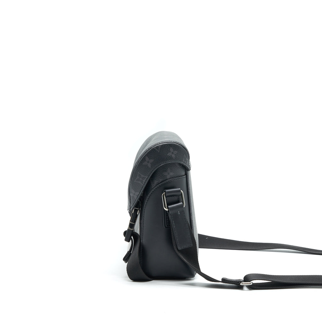 louis-vuitton-messenger-pm-voyager-monogram