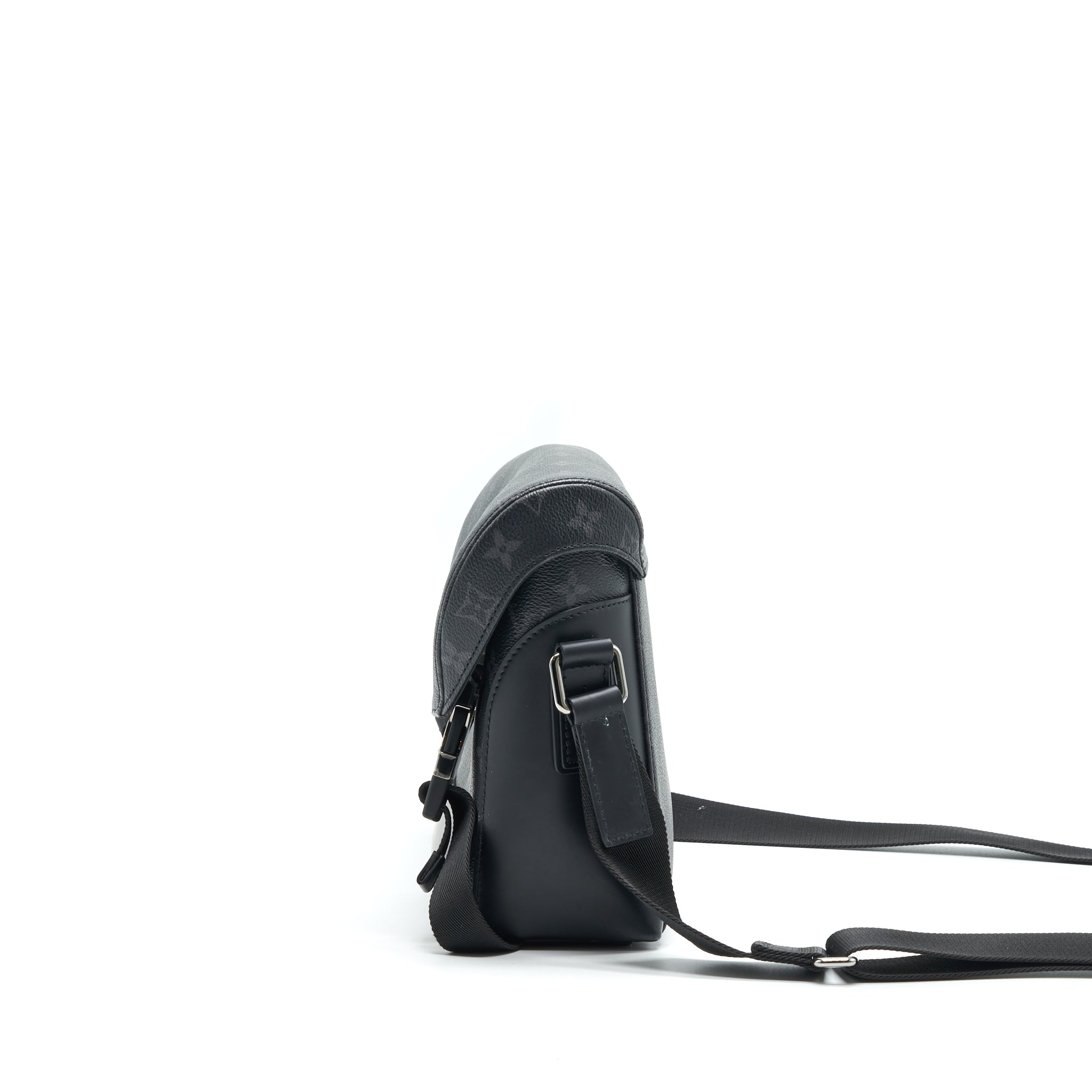 louis-vuitton-messenger-pm-voyager-monogram