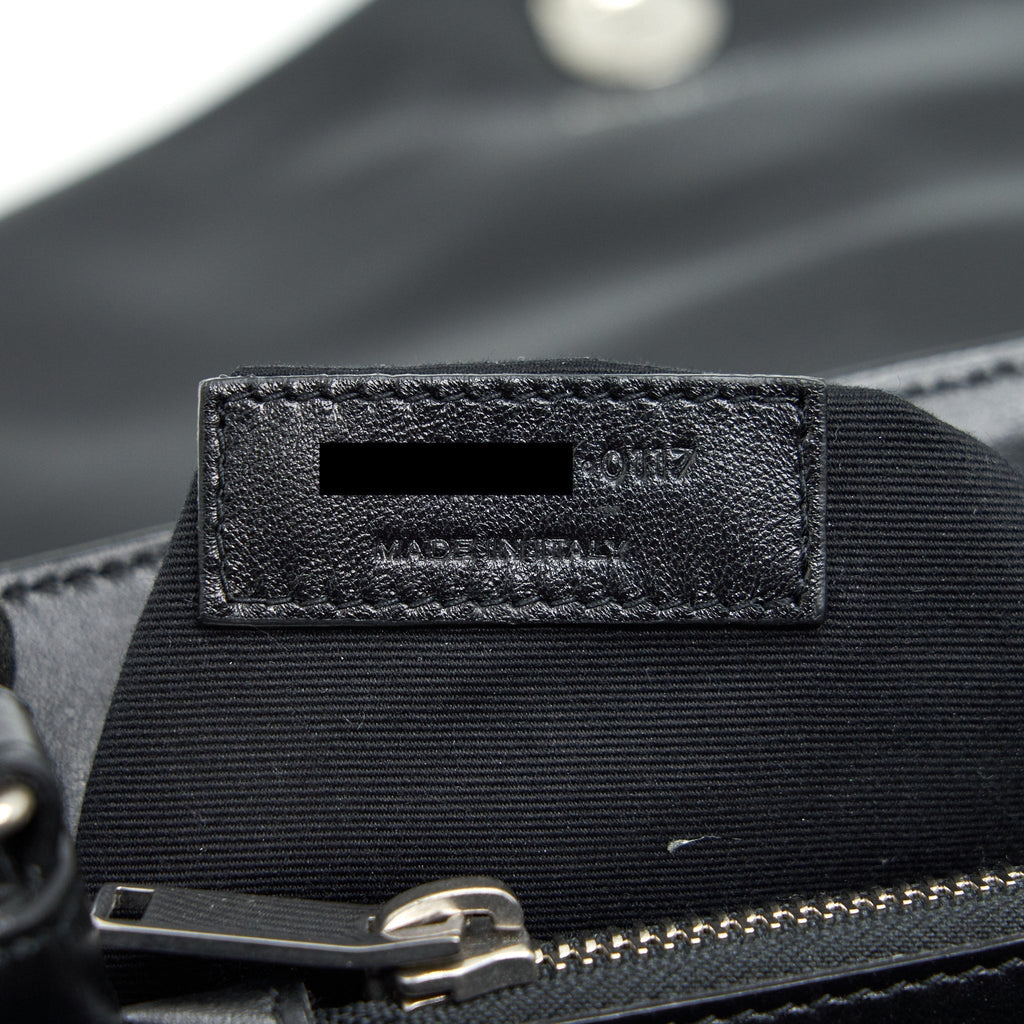 saint-laurent-ysl-lou-lou-in-black-shw
