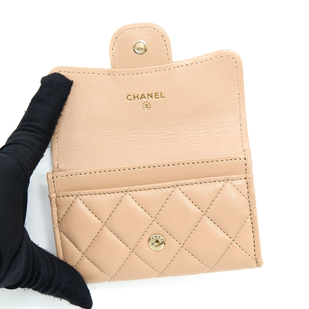 chanel-classic-flap-card-holder-lambskin-beige-lghw