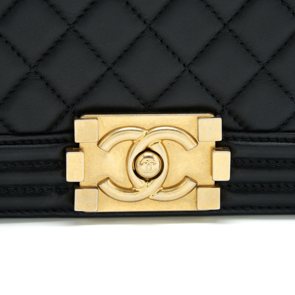 chanel-medium-boy-black-lambskin-ghw