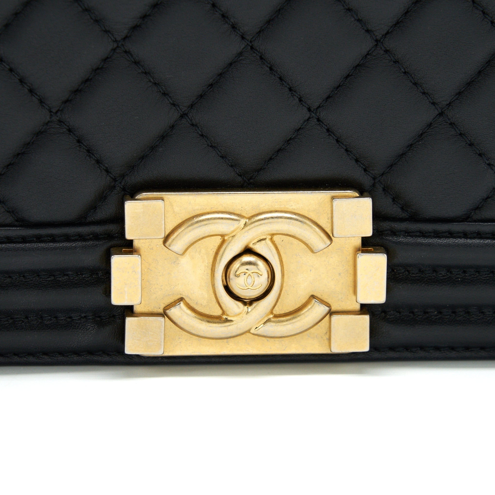 chanel-medium-boy-black-lambskin-ghw