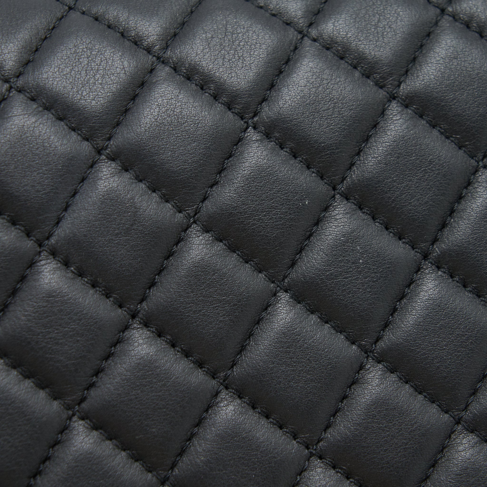 chanel-medium-boy-black-lambskin-ghw