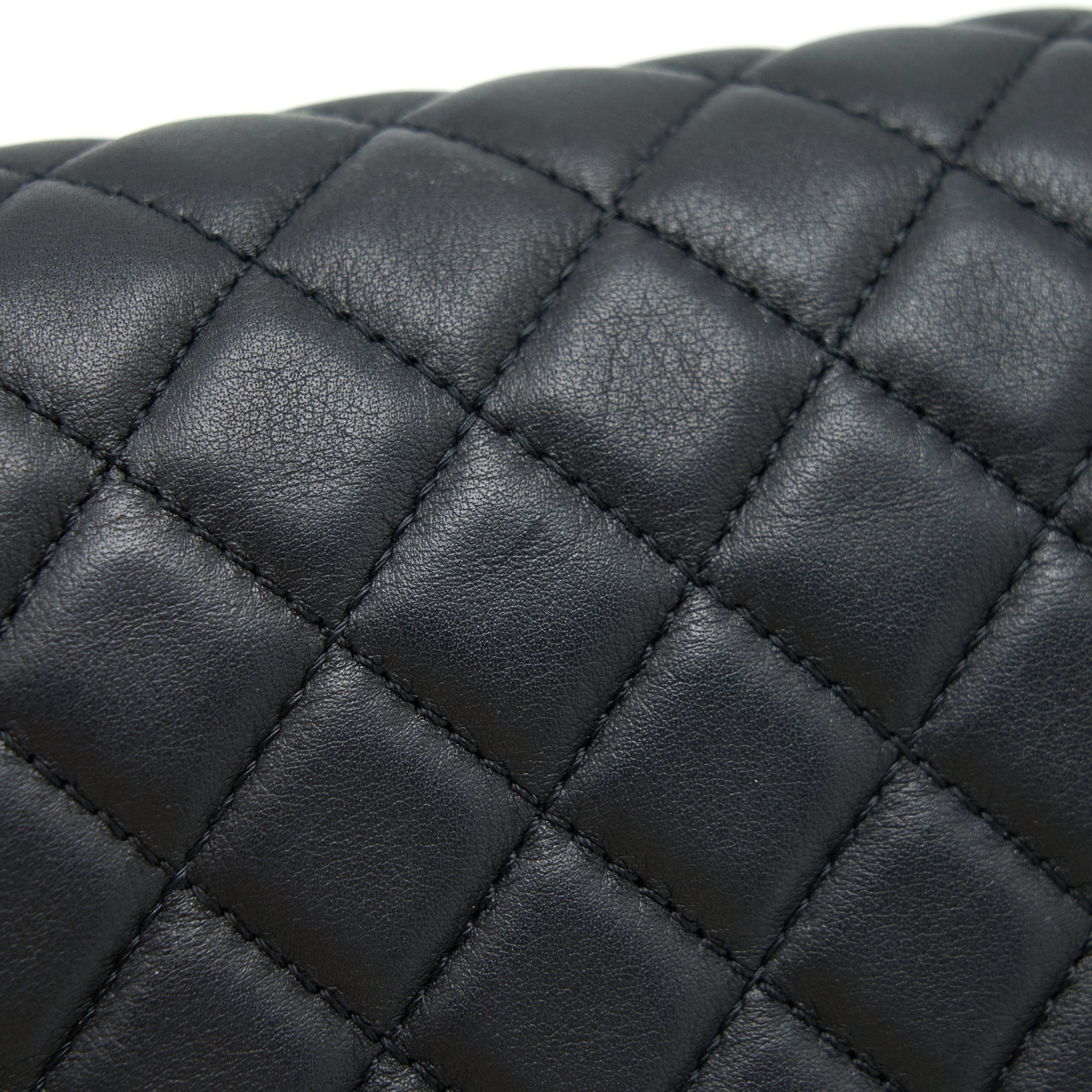 chanel-medium-boy-black-lambskin-ghw