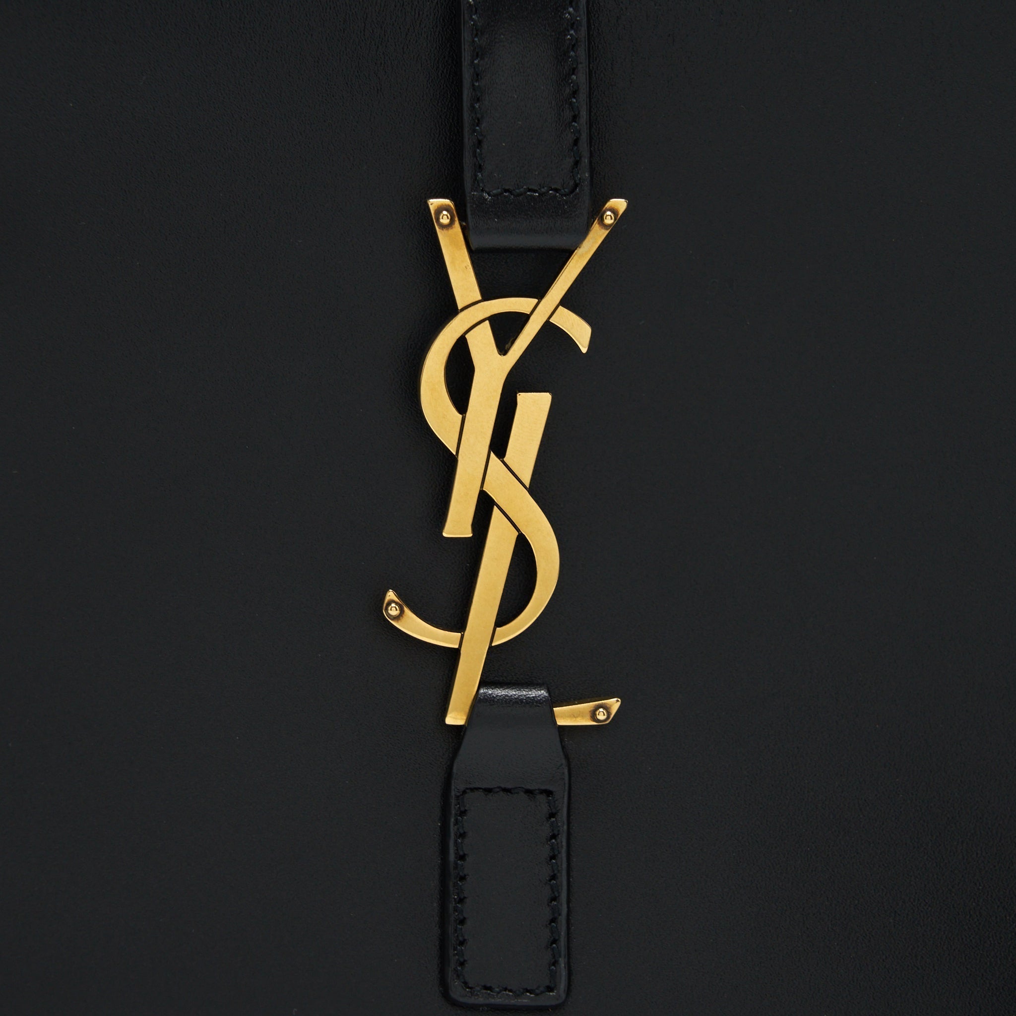 saint-laurent-ysl-le5-a7-hobo-bag-smooth-calfskin-black-ghw
