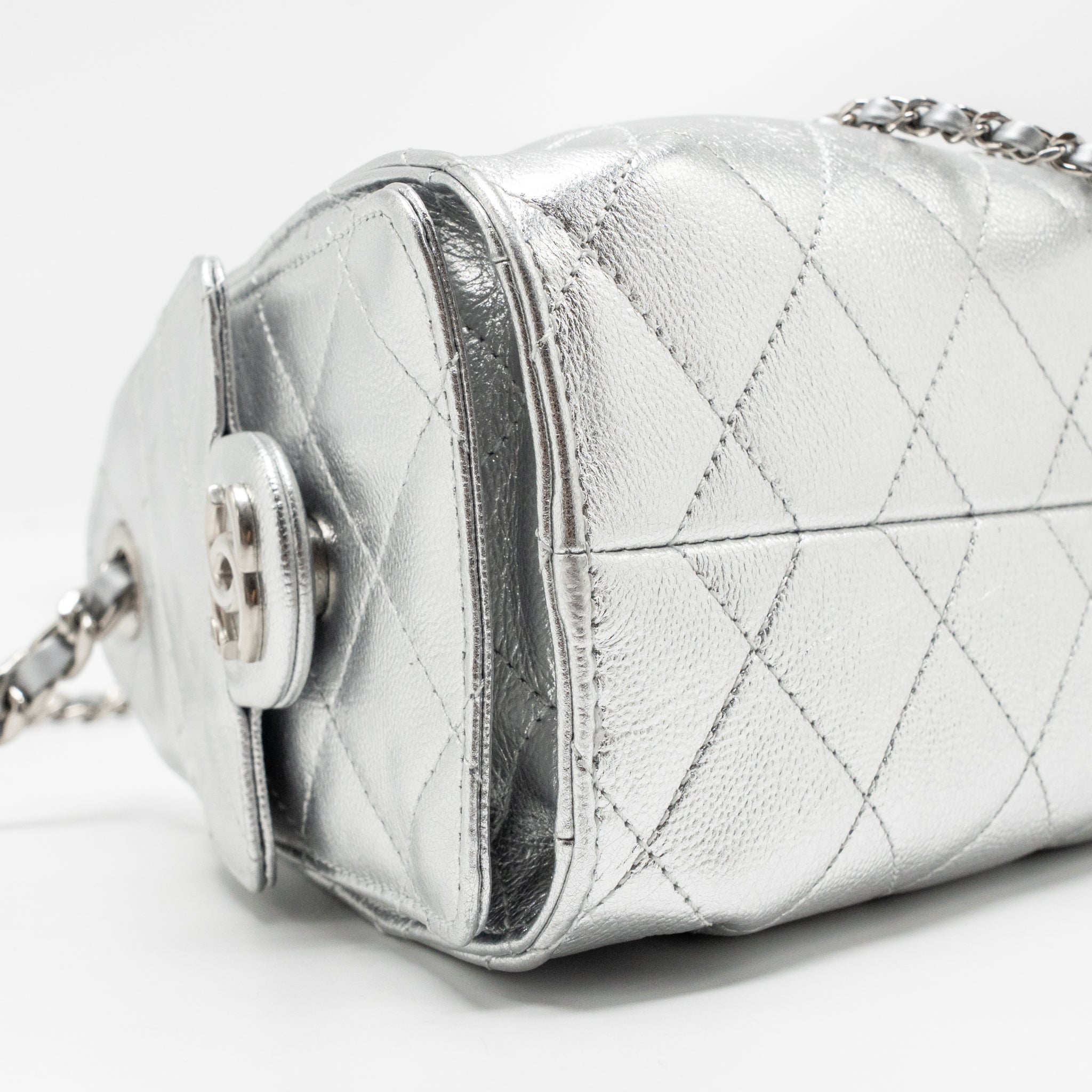 chanel-25-bag-silver