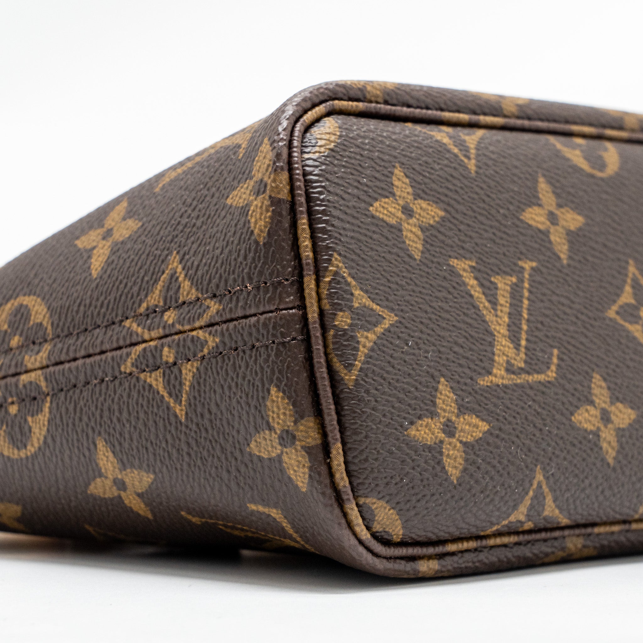 louis-vuitton-alma-red