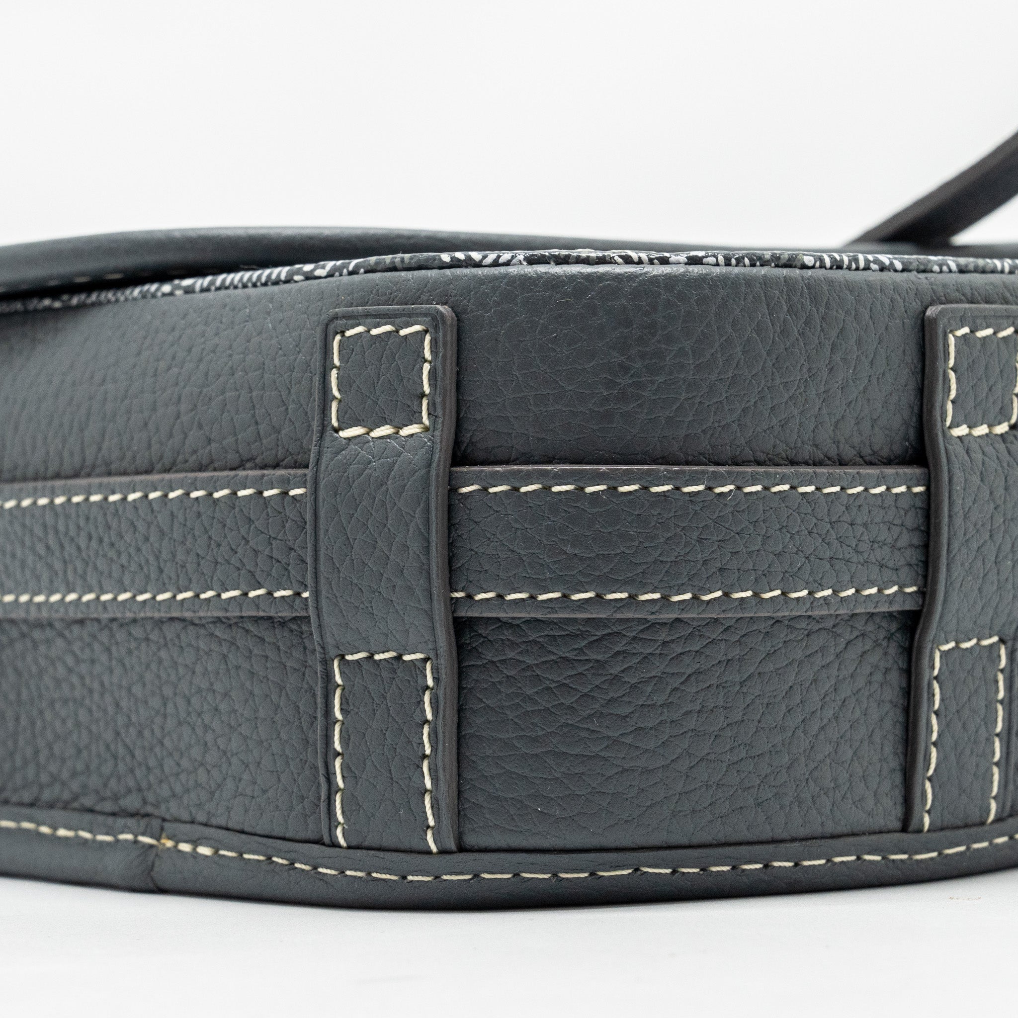 goyard-bag-grey