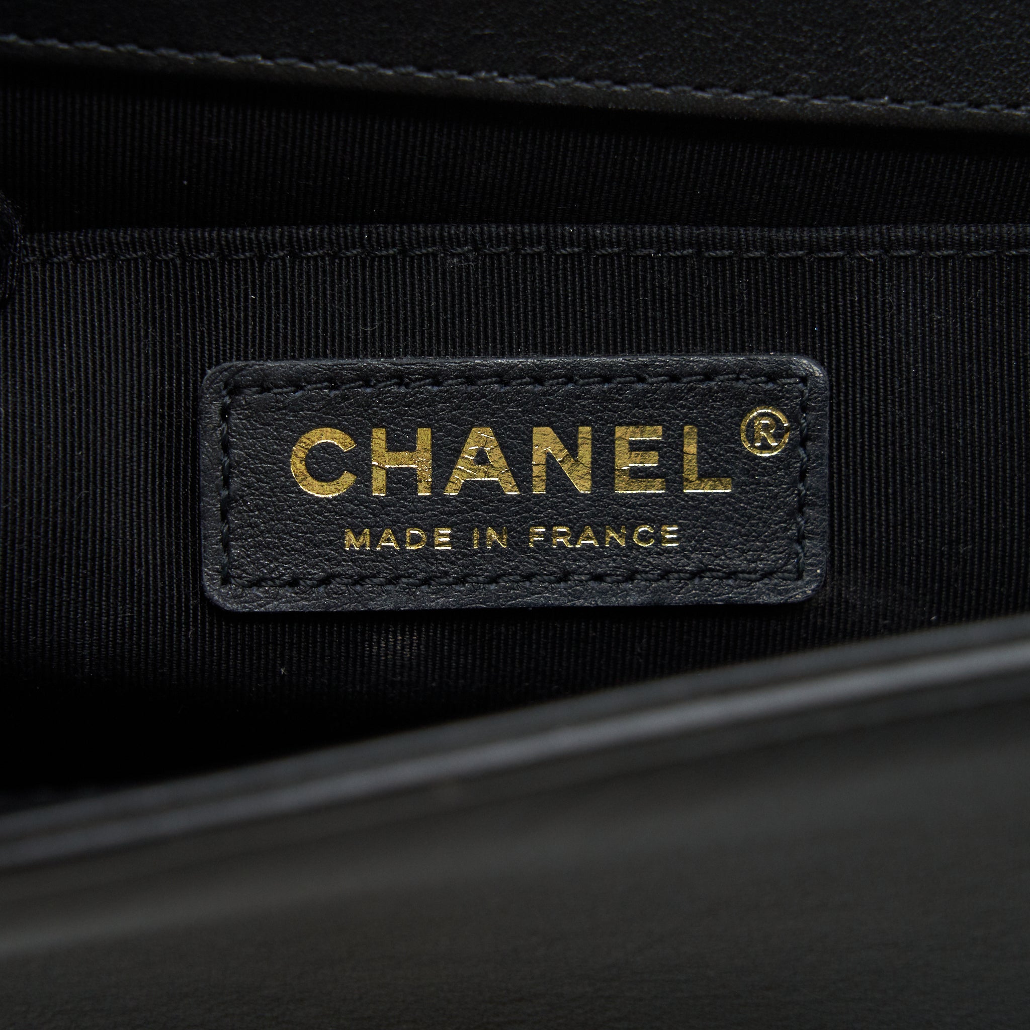 chanel-medium-boy-black-lambskin-ghw