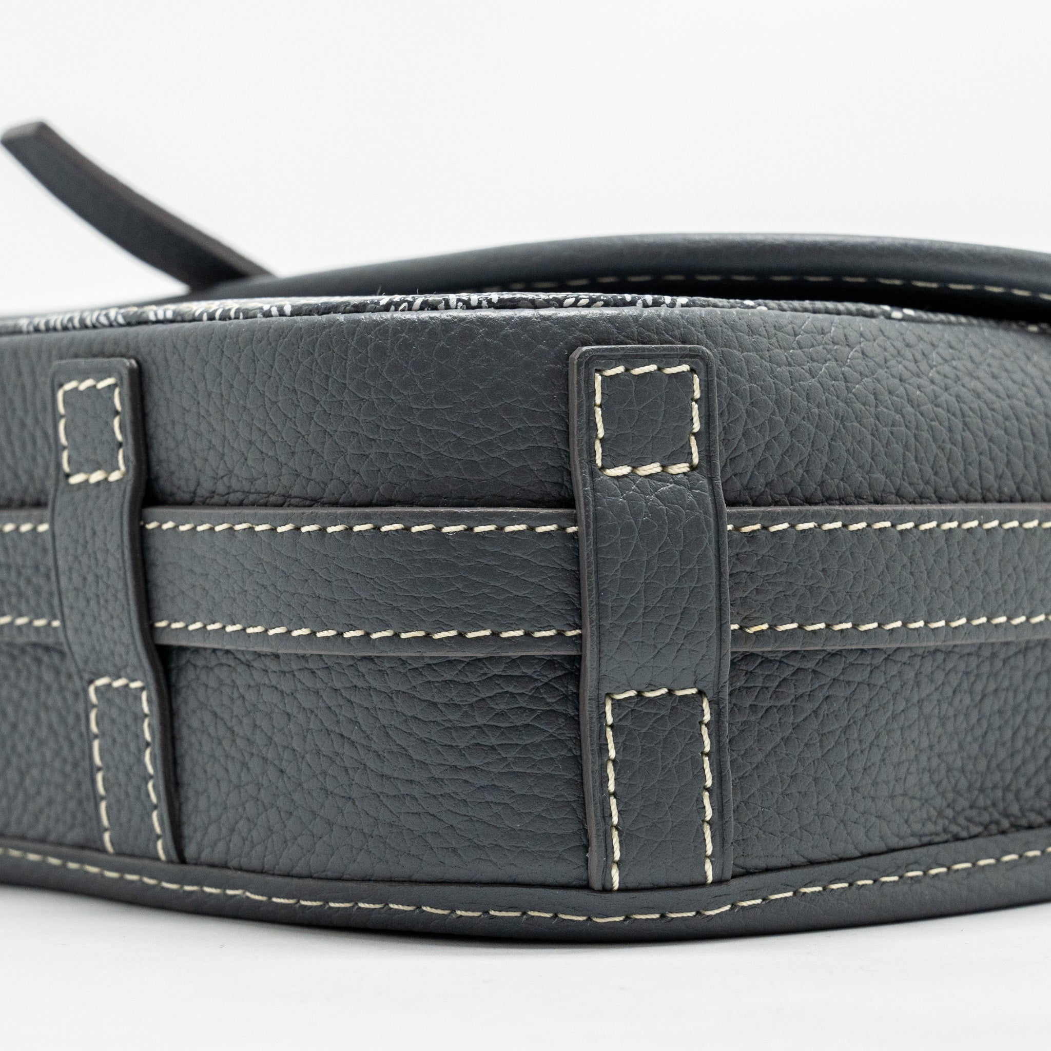 goyard-bag-grey